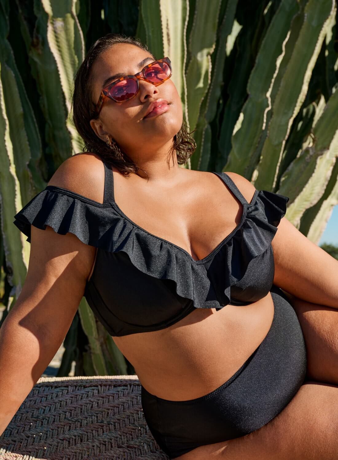 G&oacute;ra od bikini z falbankami, , Model