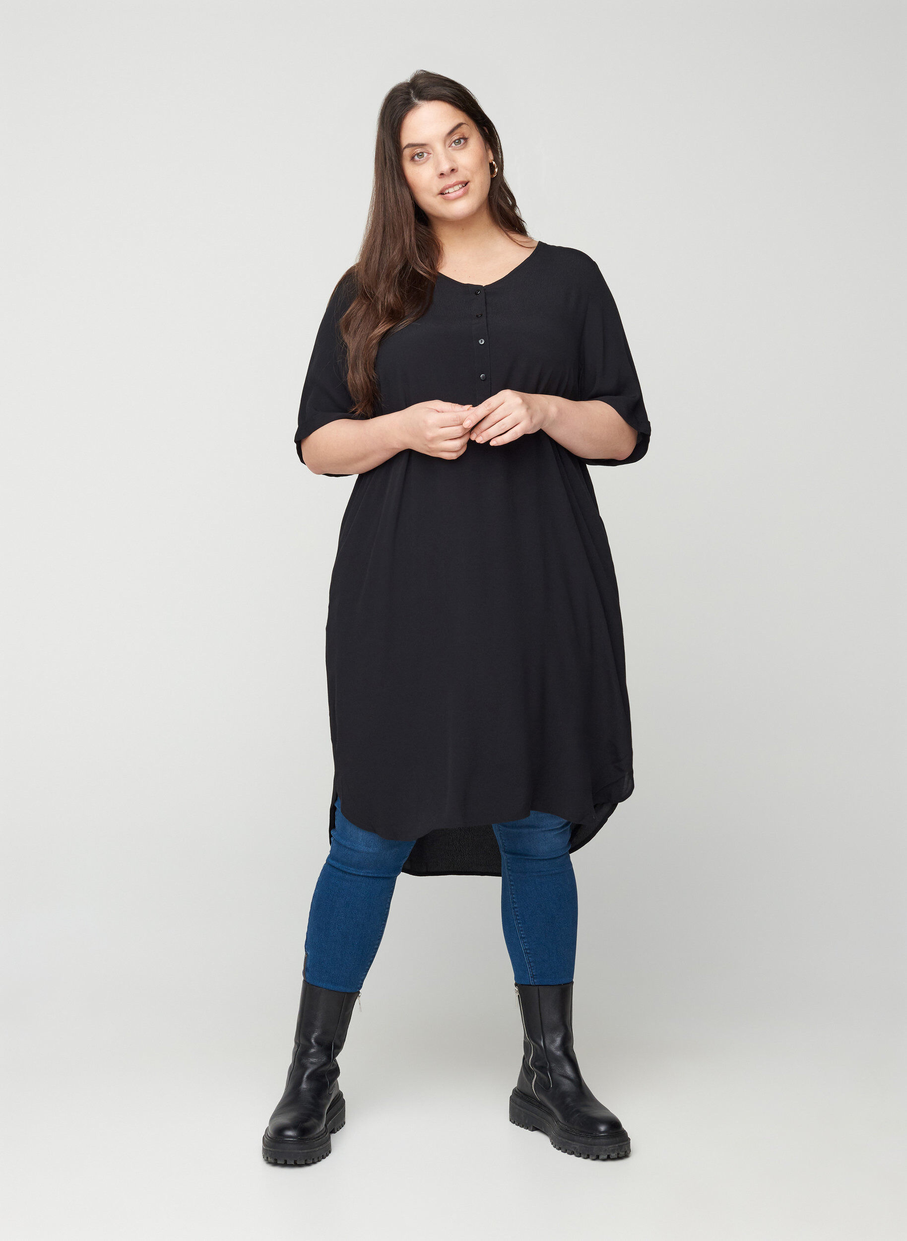 Zizzi Short-sleeved viscose dress with print, Black, Model image number 2