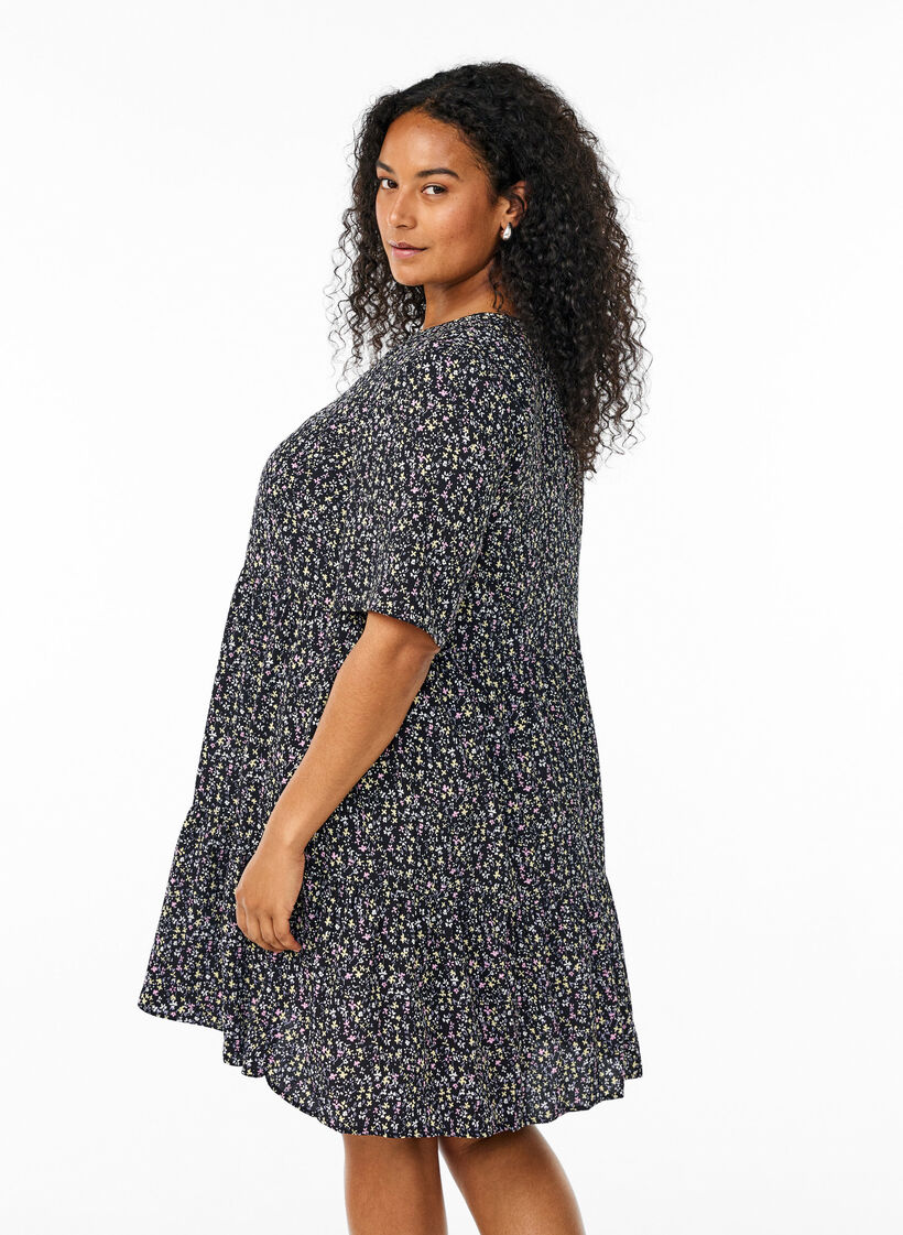 Rozszerzana, odcinana sukienka z krótkim rekawem, Czarne, Model image number 2