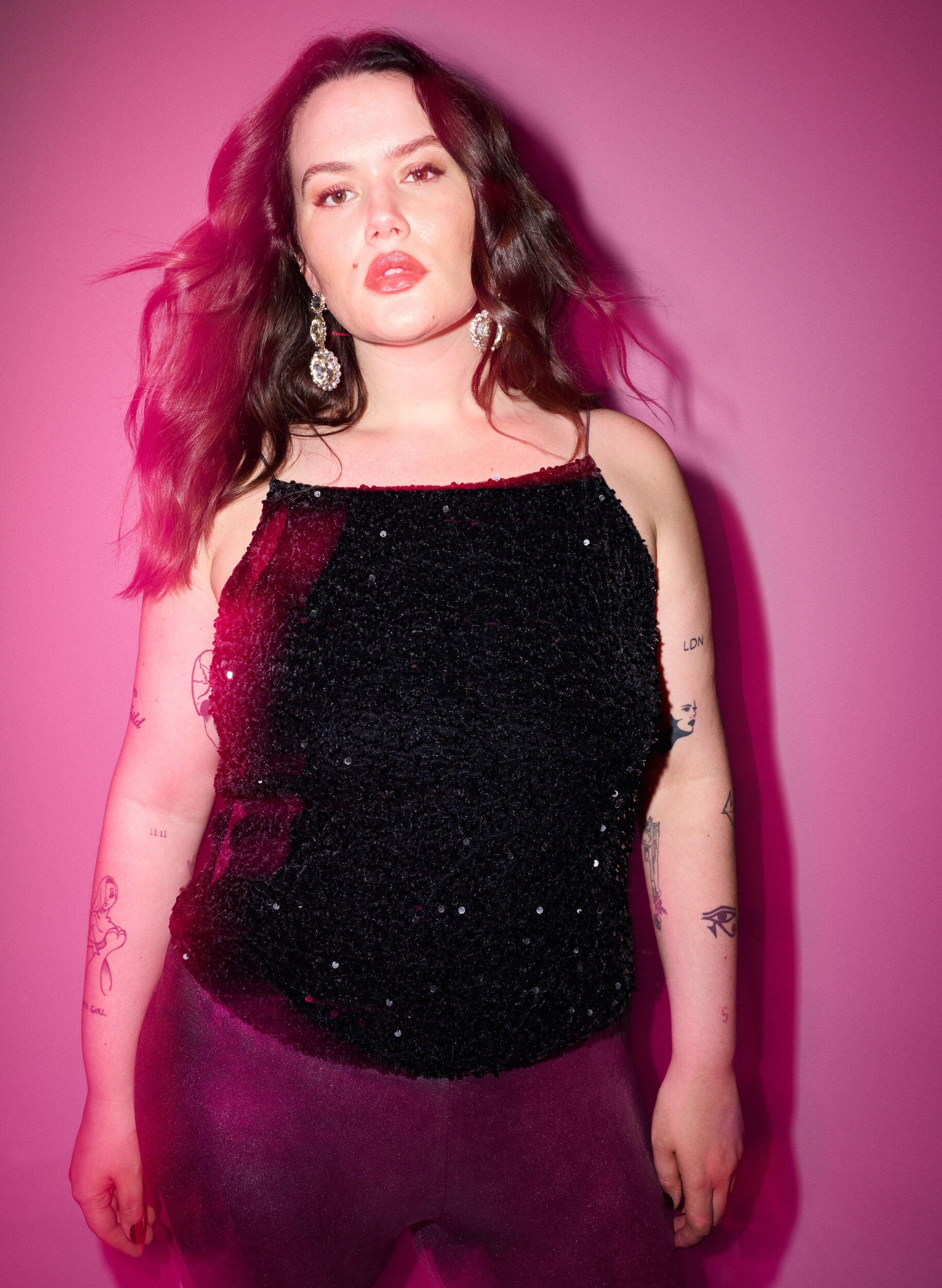 Zizzi Top z cekinami i cienkimi ramiaczkami, Black Sequins, Image image number 0