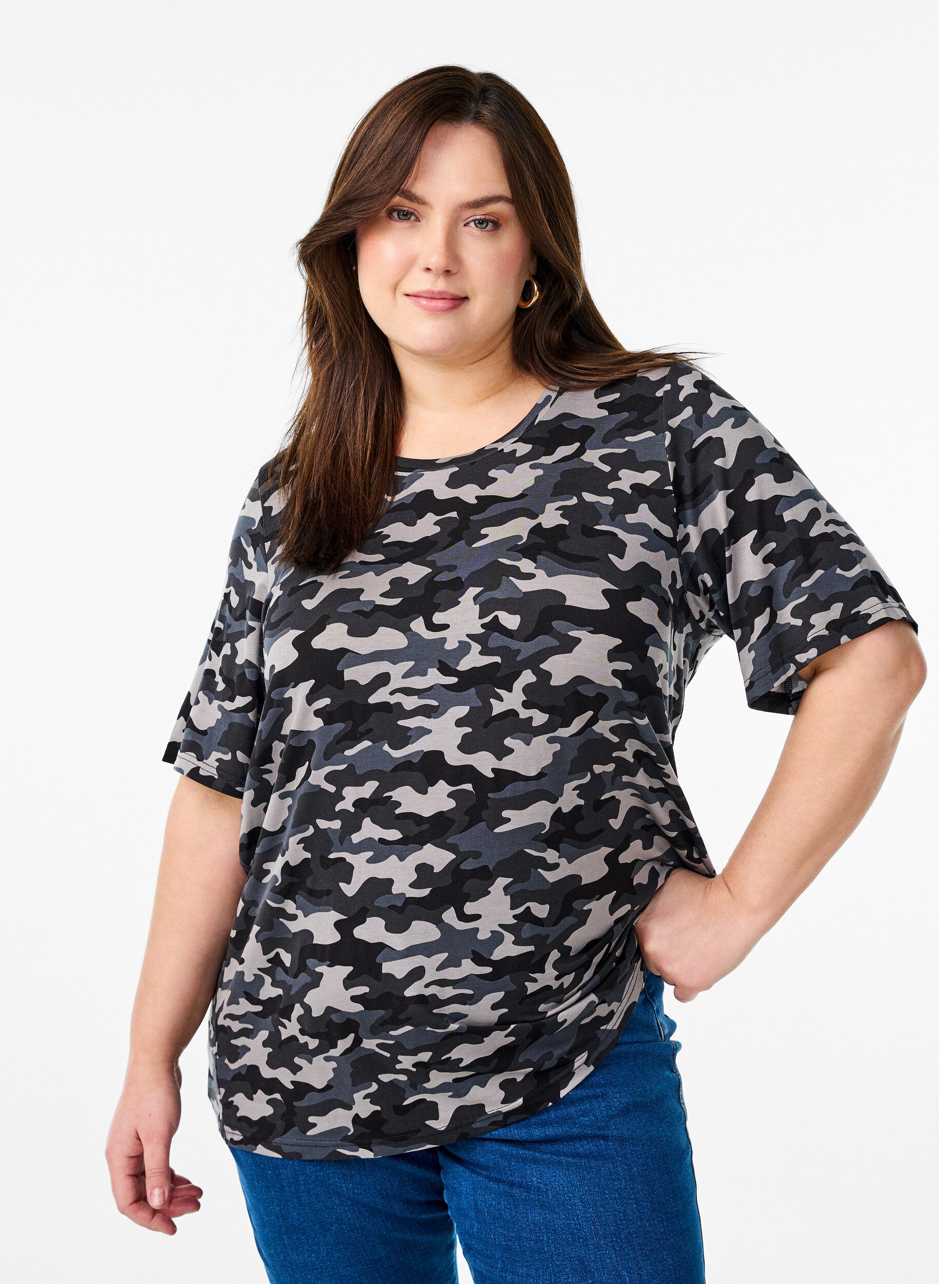 ZizziKoszulka z TENCEL&trade; Lyocell i kamuflazowym nadrukiem, , Model image number 0
