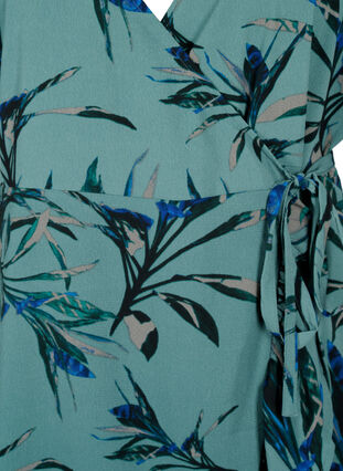 Kopertowa sukienka z nadrukiem i krótkim rekawem, Sea Pine Leaf AOP, Packshot image number 2