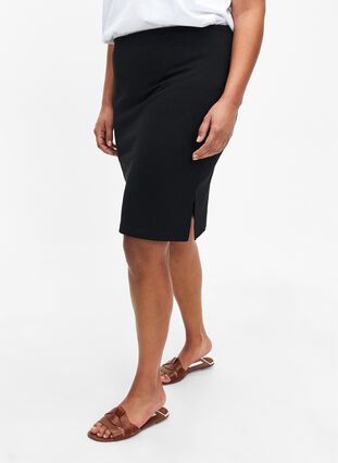 Obcisla wiskozowa spódnica z rozcieciem, Black, Model image number 2
