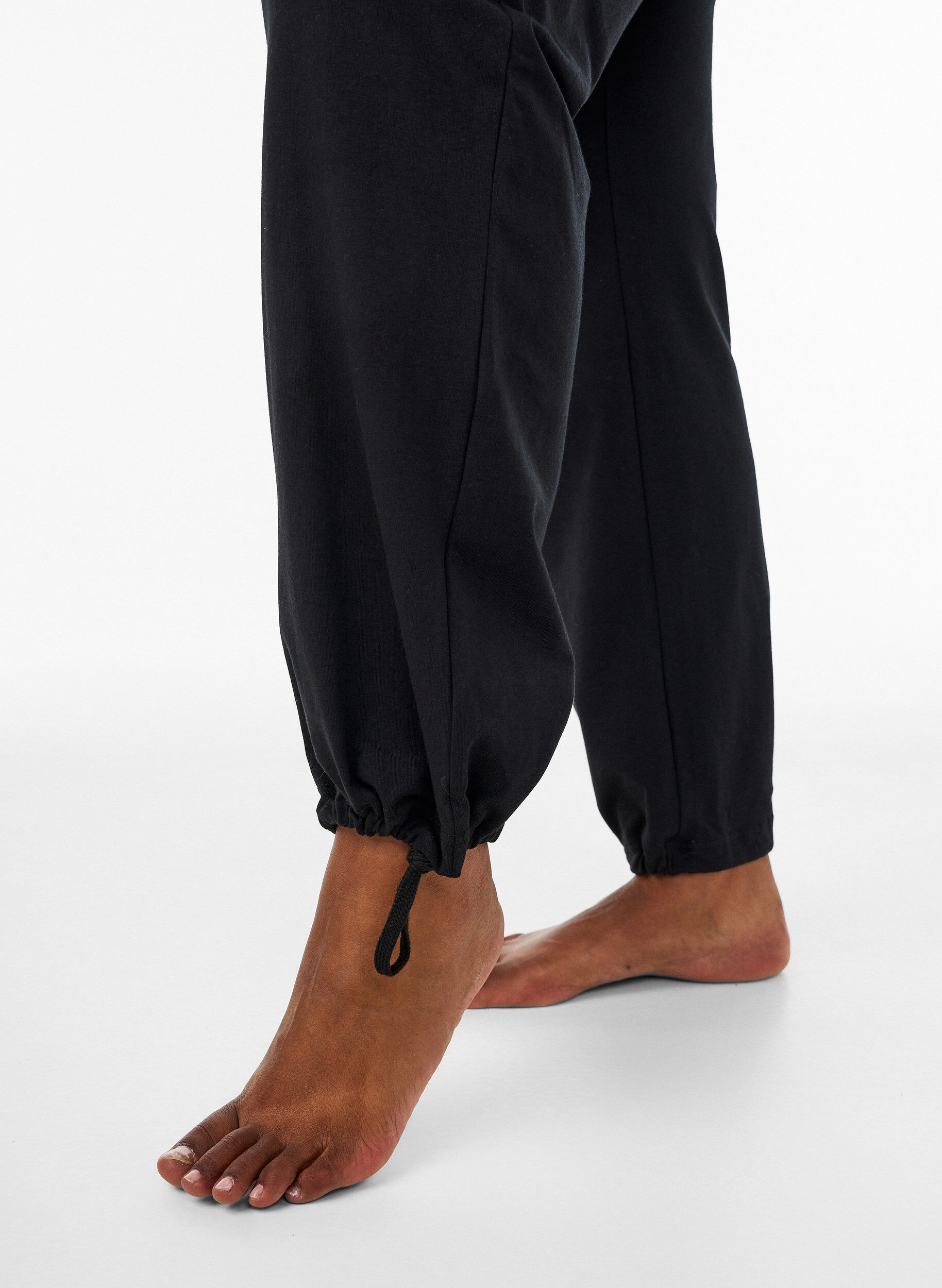 ZizziSpodnie sportowe z bawelny, Czarne, Model image number 3