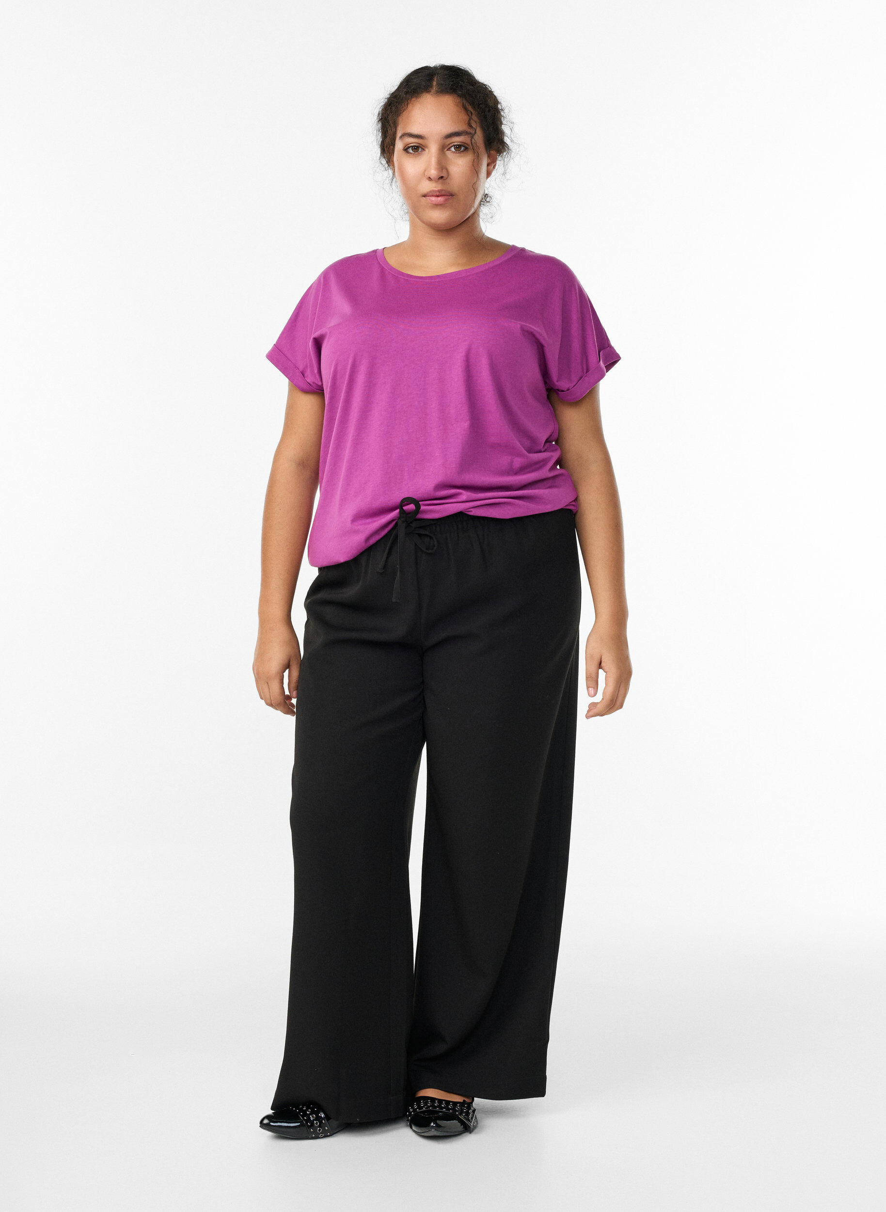 Zizzi Koszulka z kr&oacute;tkimi rekawami wykonana z mieszanki bawelny, Fioletowy, Model image number 1