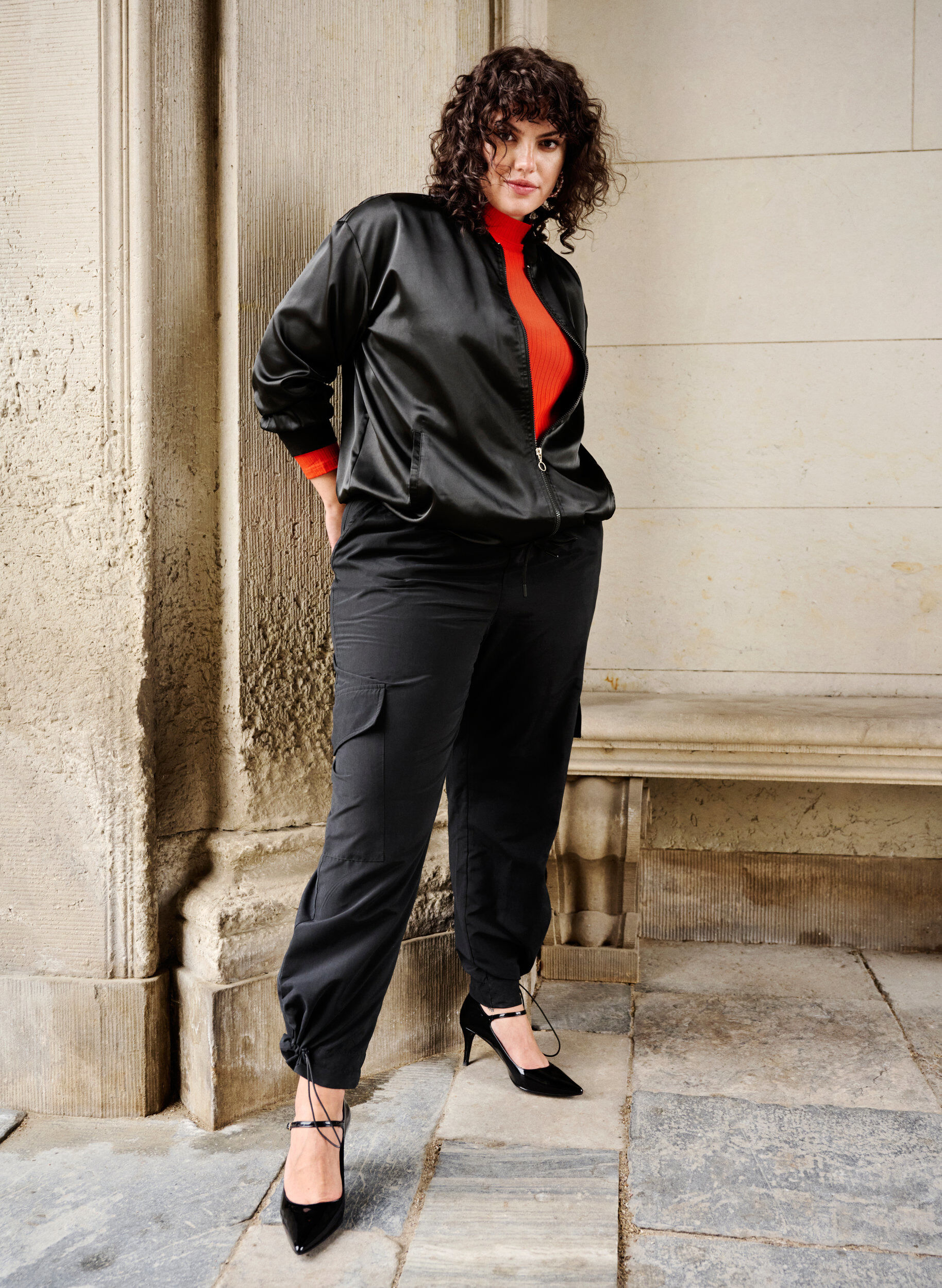 Zizzi Bomberka z zamkiem blyskawicznym i sznurkami, Black, Image image number 0