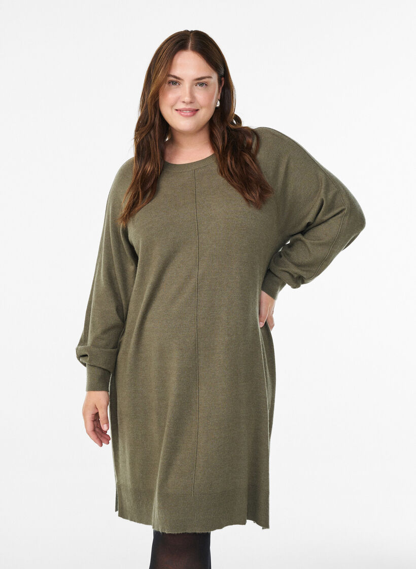 Kr&oacute;tka dzianinowa sukienka z raglanowymi rekawami i srodkowym szwem, Zielony, Model image number 0