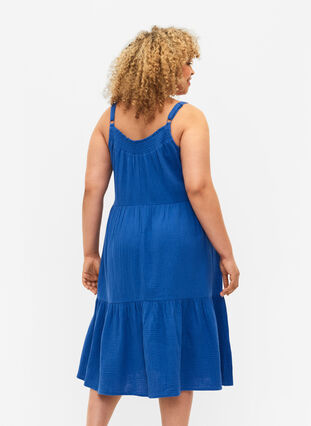 Jednolita bawelniana sukienka w kolorze tie-dye, Victoria blue, Model image number 1