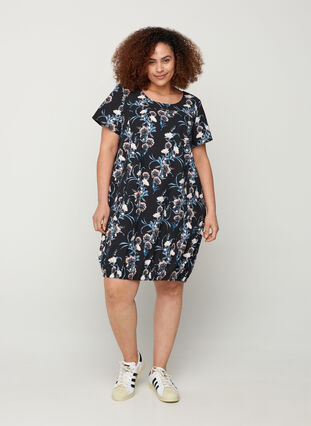 Short-sleeved, printed cotton dress, Black Flower, Model image number 2