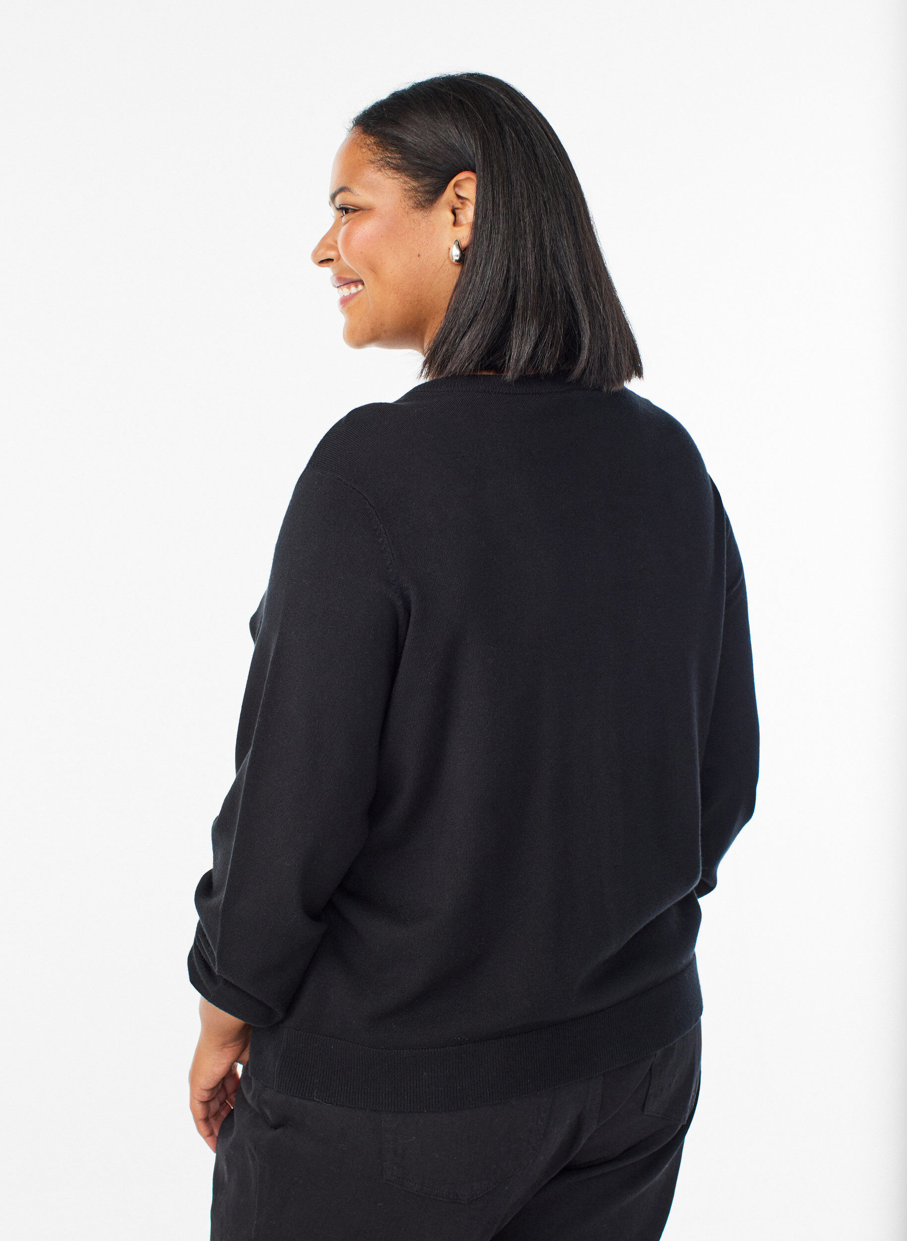 Zizzi Kardigan na zatrzaski z kokardkami wyszywanymi perelkami, Czarne, Model image number 2