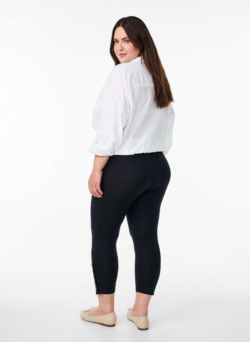 Legginsy o dlugosci 3/4 z guzikami, Czarne, Model image number 2