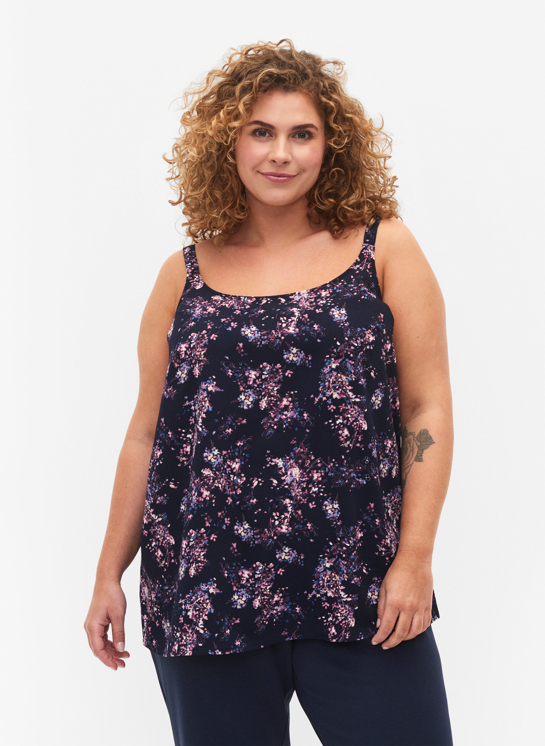 Zizzi Flash &ndash; top z nadrukiem, Navy Rose Flower, Model image number 0