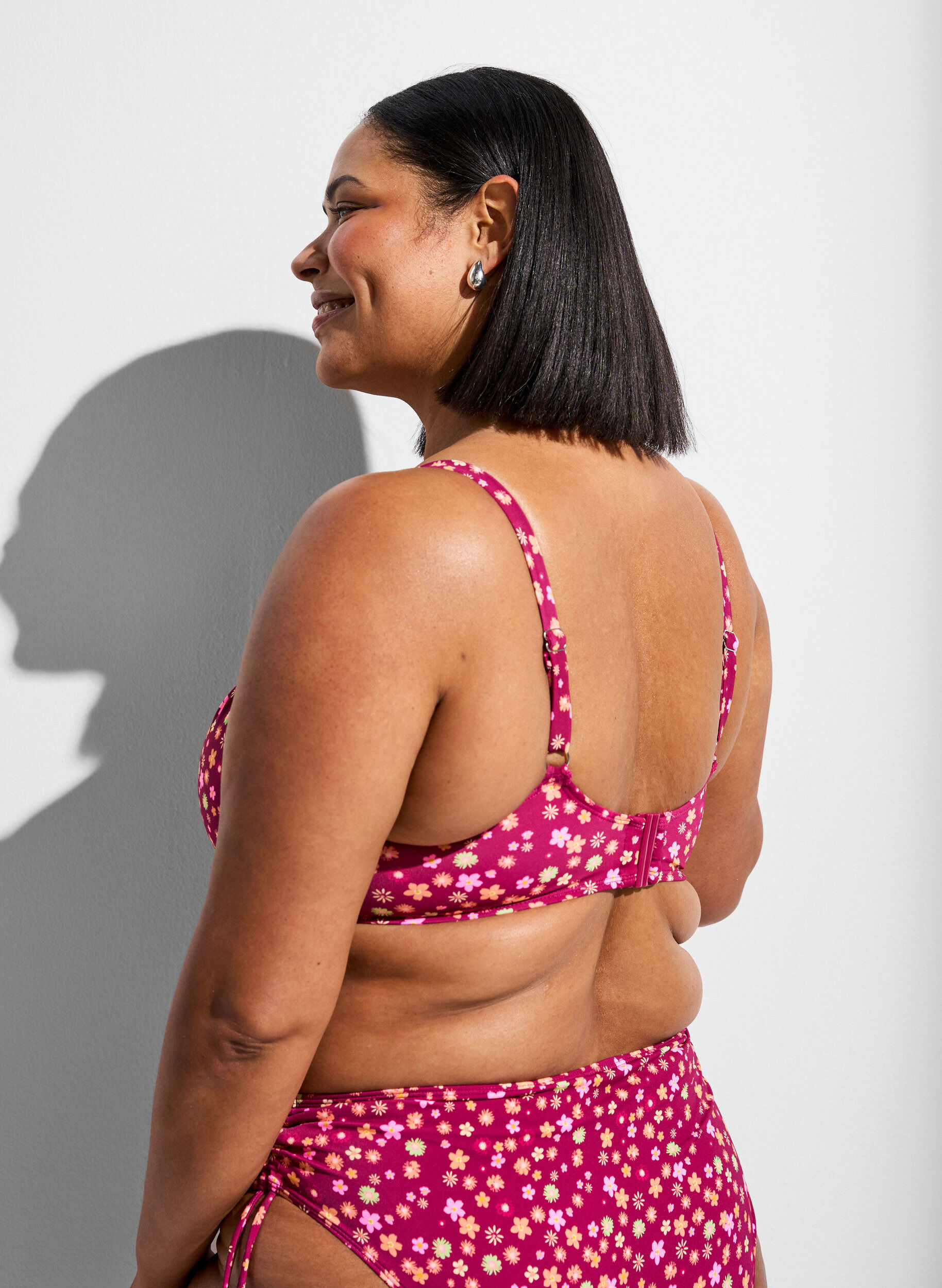 Zizzi Bikini z fiszbinem i paskami do zawiazania, Czerwony, Model image number 2