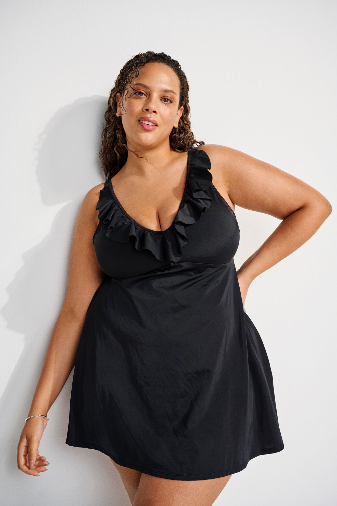 Sukienka kąpielowa z falbanami, , Model