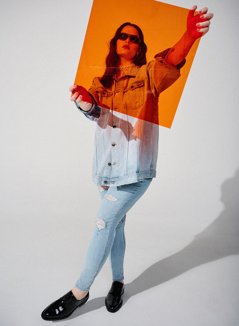 Jeansy o dopasowanym kroju z przetarciami, Light Blue, Image image number 0