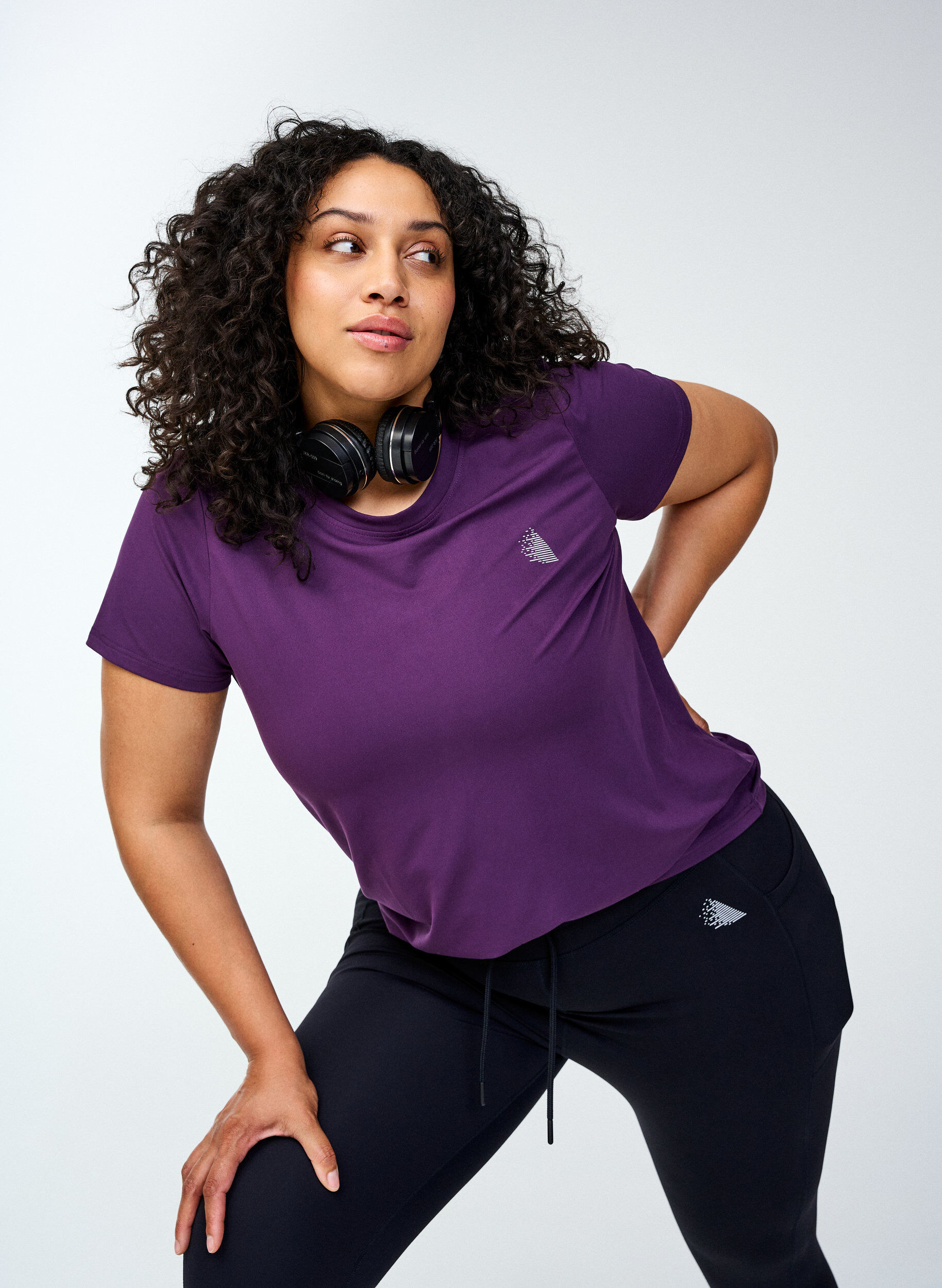 Zizzi T-shirt treningowy o&nbsp;dopasowanym kroju z&nbsp;okraglym dekoltem, Purple Pennant, Image image number 1