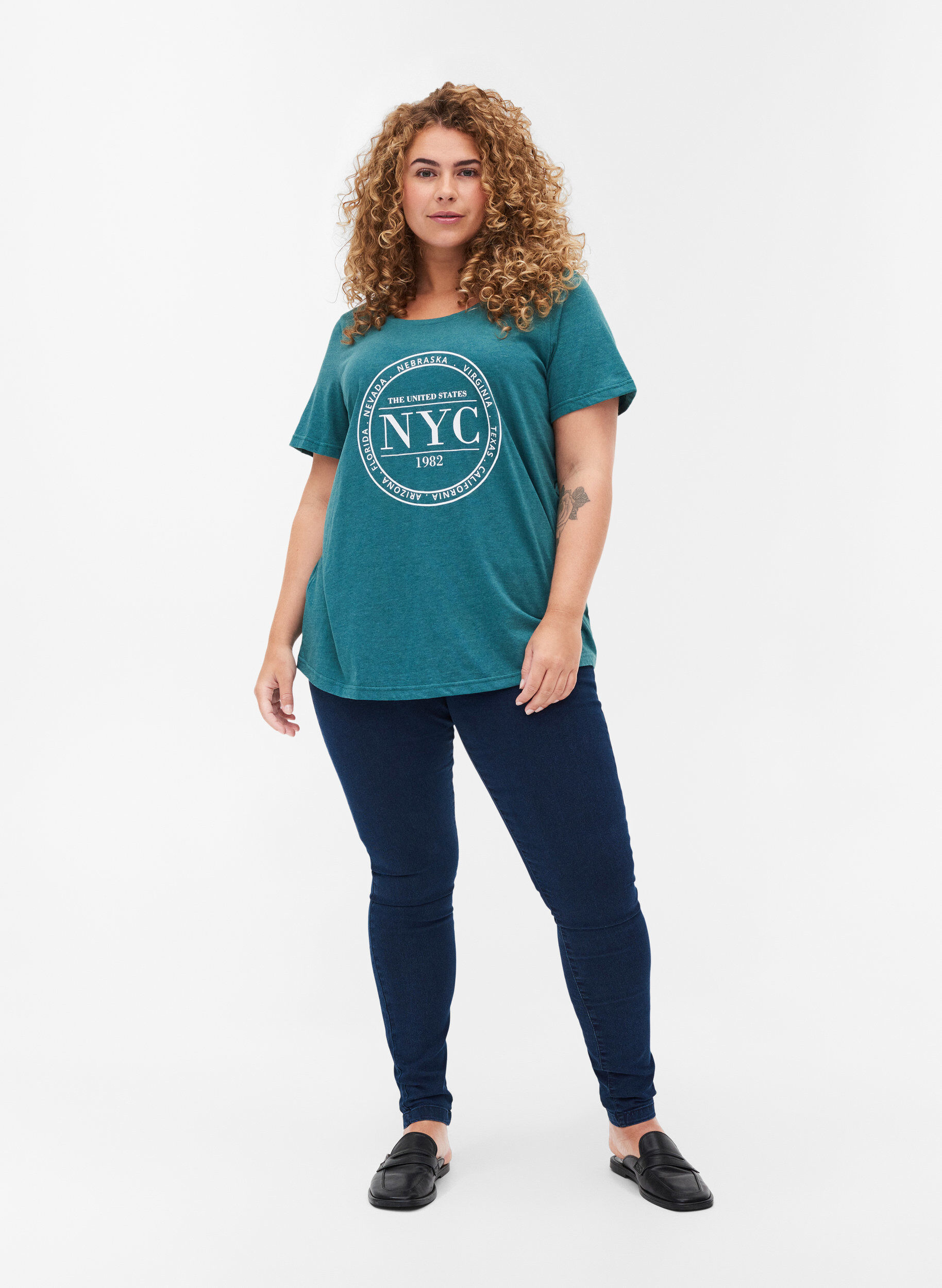 Zizzi Mottled t-shirt with print and short sleeves, Pacific Mel., Model image number 2