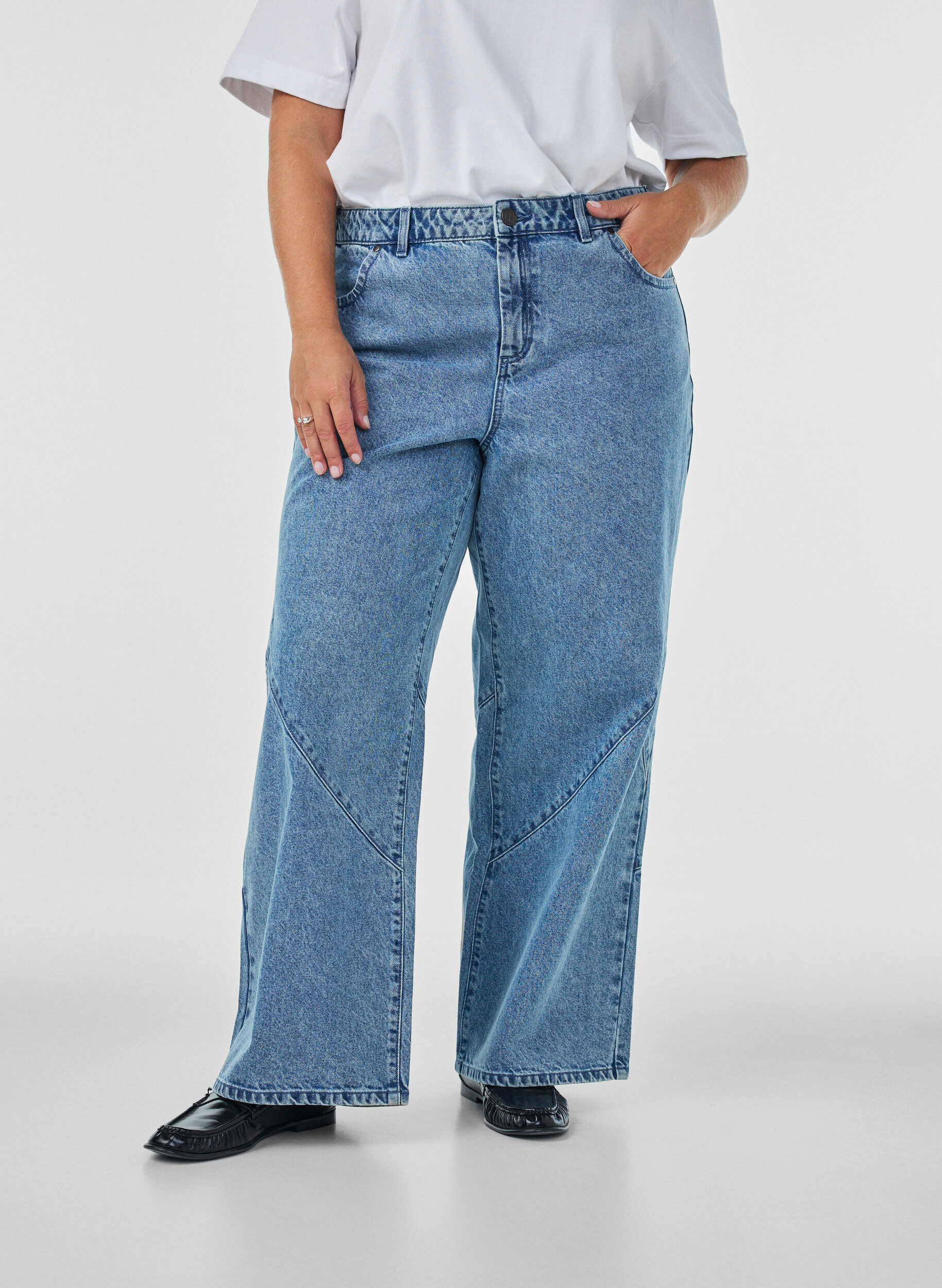 ZizziJeansy o szerokim kroju z detalami na szwie, Niebieskie, Model image number 2