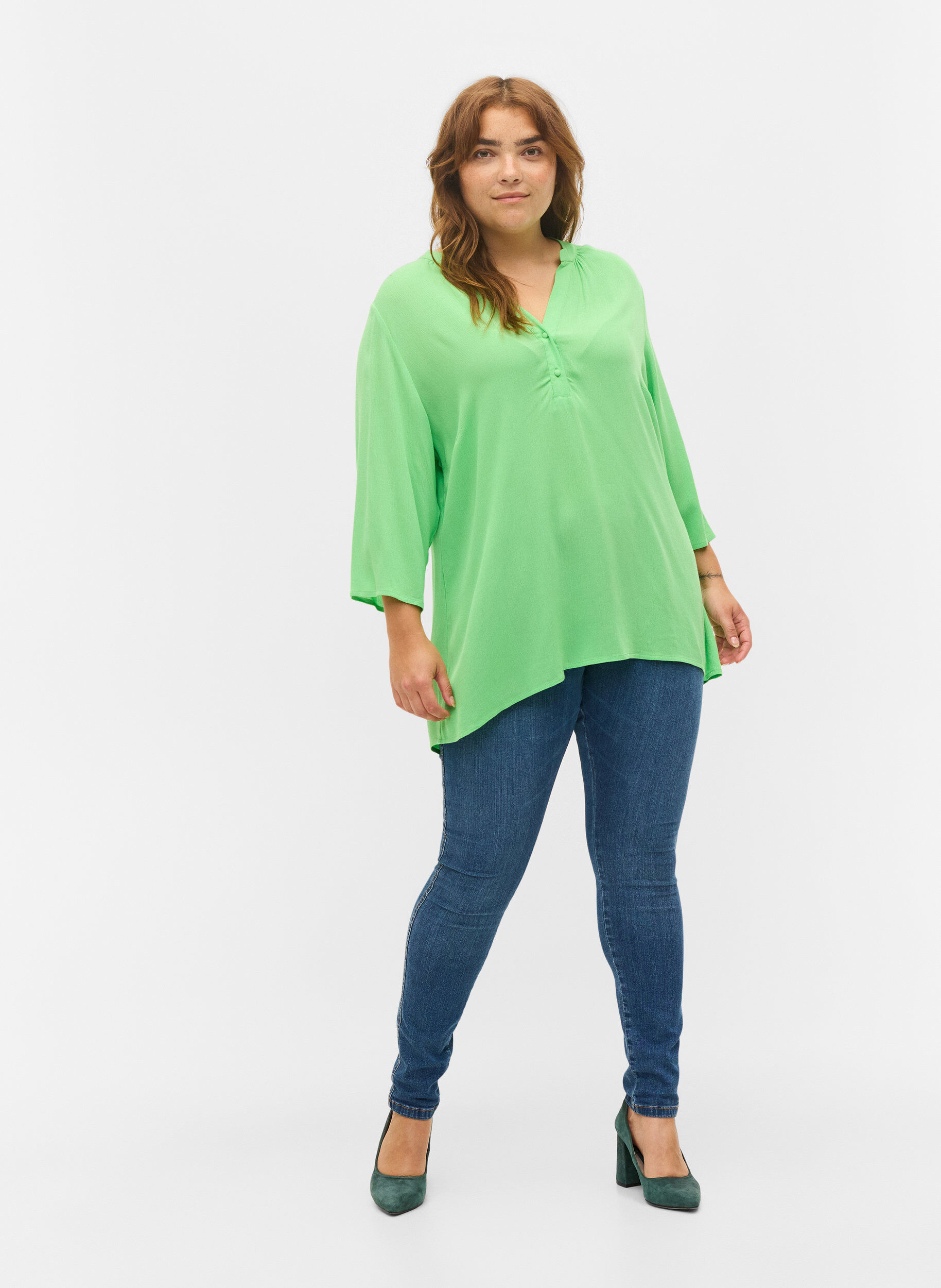 Zizzi 3/4 sleeve v-neck viscose blouse, Summer Green, Model image number 2