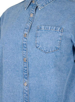 Luzna koszula dzinsowa z kieszenia na piersi, Light blue denim, Packshot image number 2