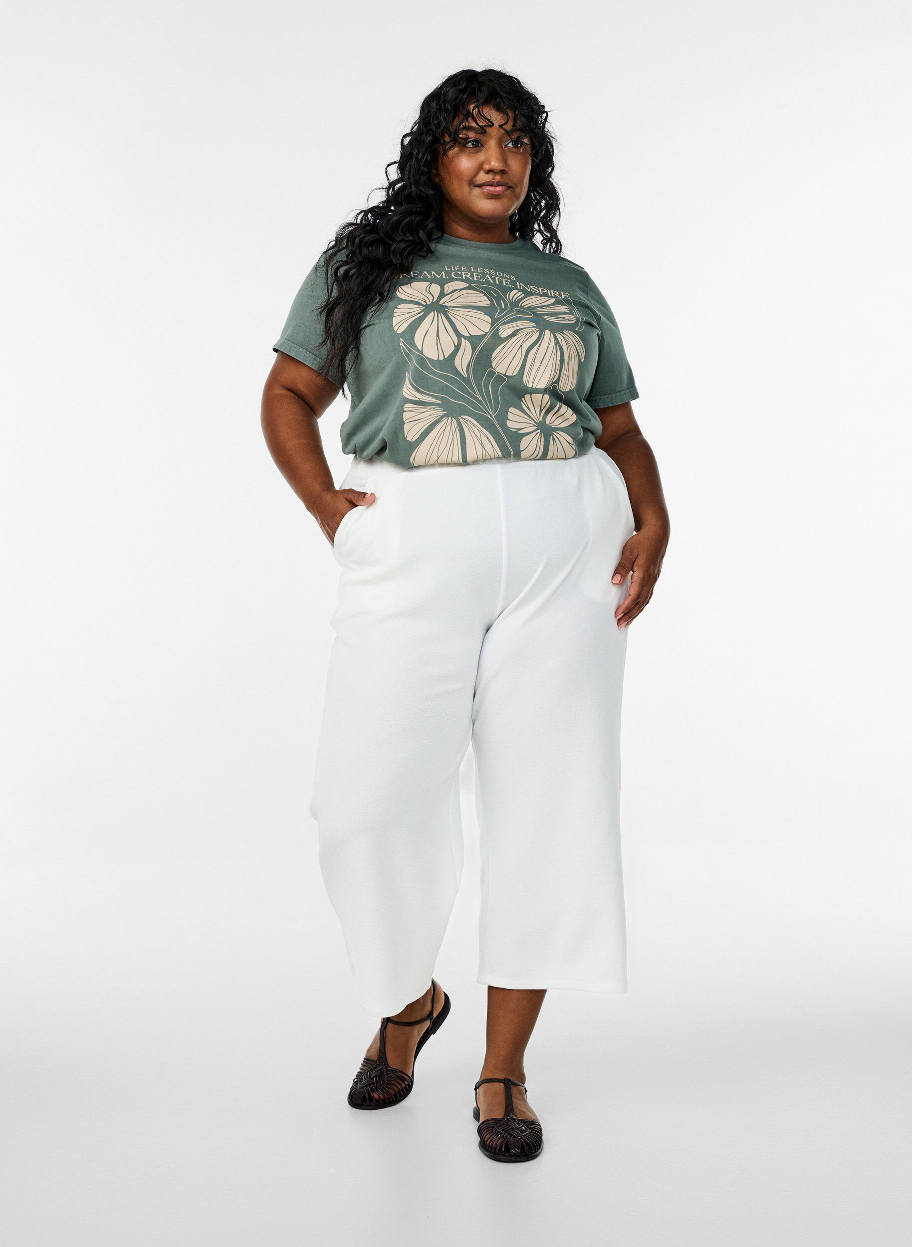 Zizzi Koszulka z bawelny organicznej z tekstem i kwiatowym nadrukiem, Zielony, Model image number 1