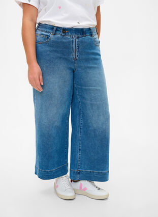Krótkie jeansy z rozkloszowanymi nogawkami, Blue denim, Model image number 2