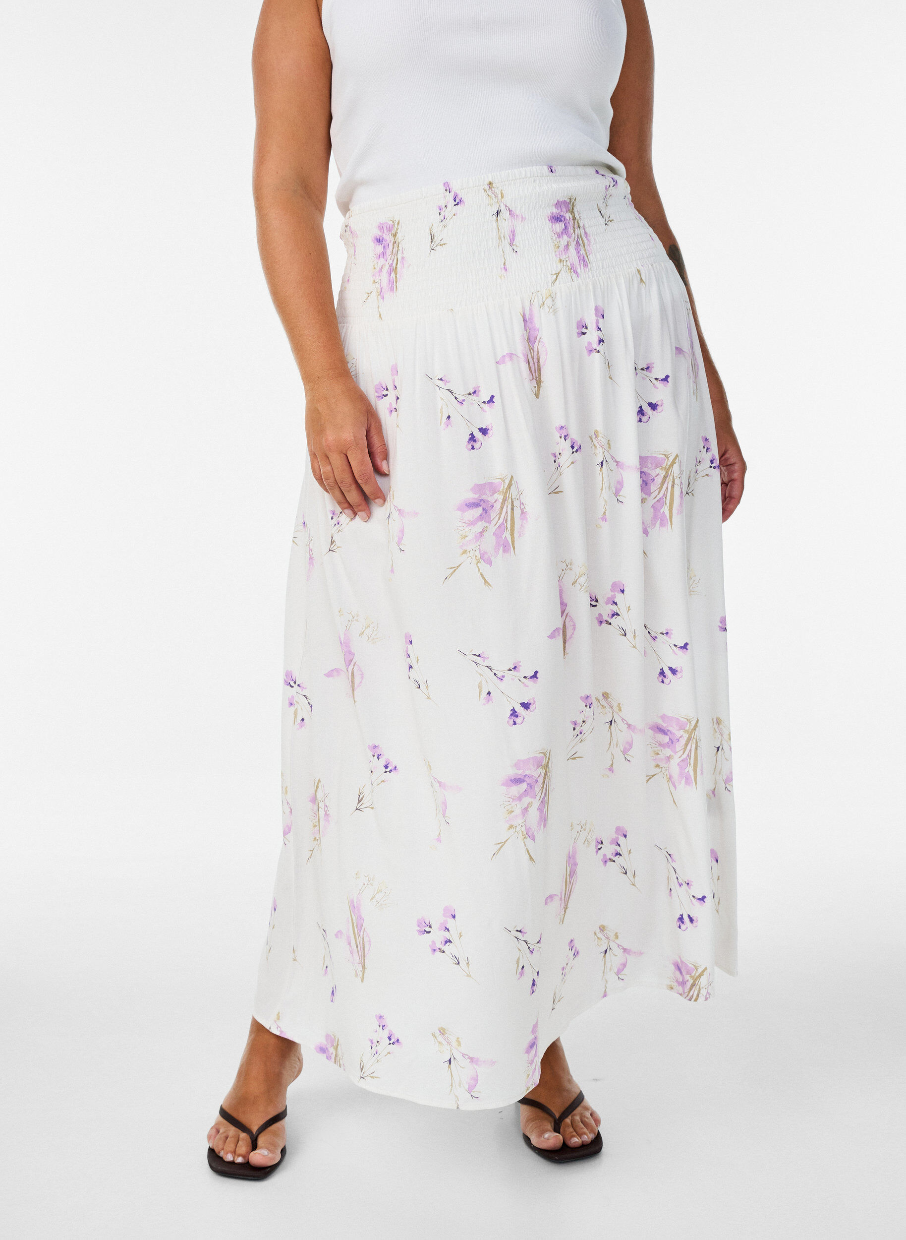 Sp&oacute;dnica maxi z wiskozy z marszczeniem, Biały, Model