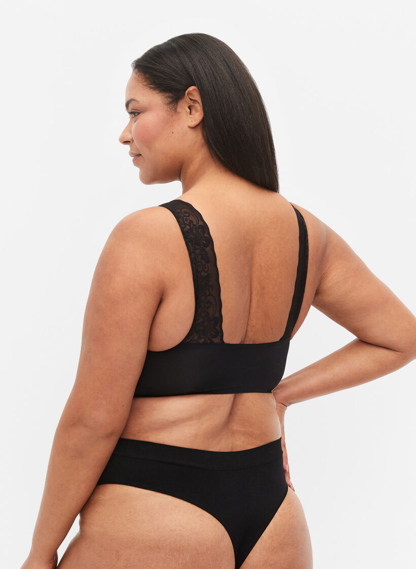 Miekki biustonosz z koronkowymi ramiaczkami, Black, Model image number 1