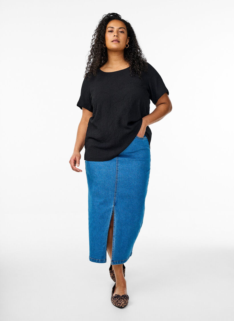 FLASH – bluzka z krótkim rekawem z faktura, Czarne, Model image number 1