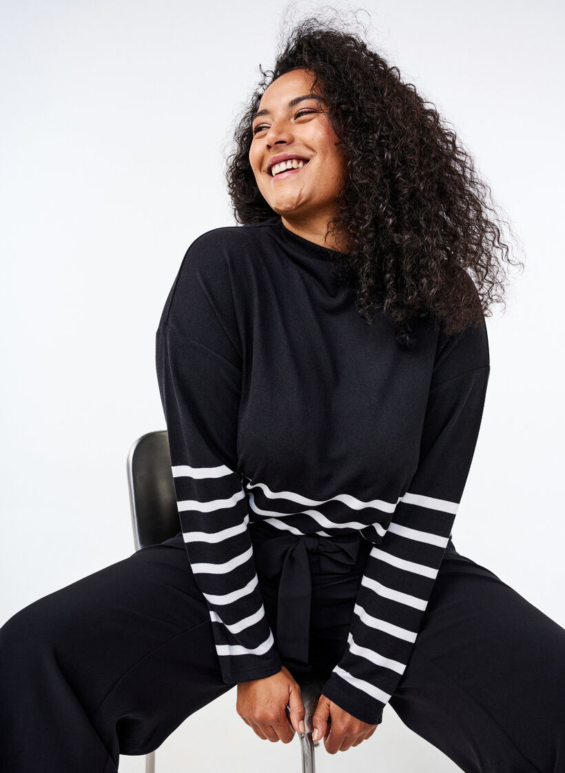 Bluzka z wysokim dekoltem i dlugimi rekawami, Czarne, Image image number 0