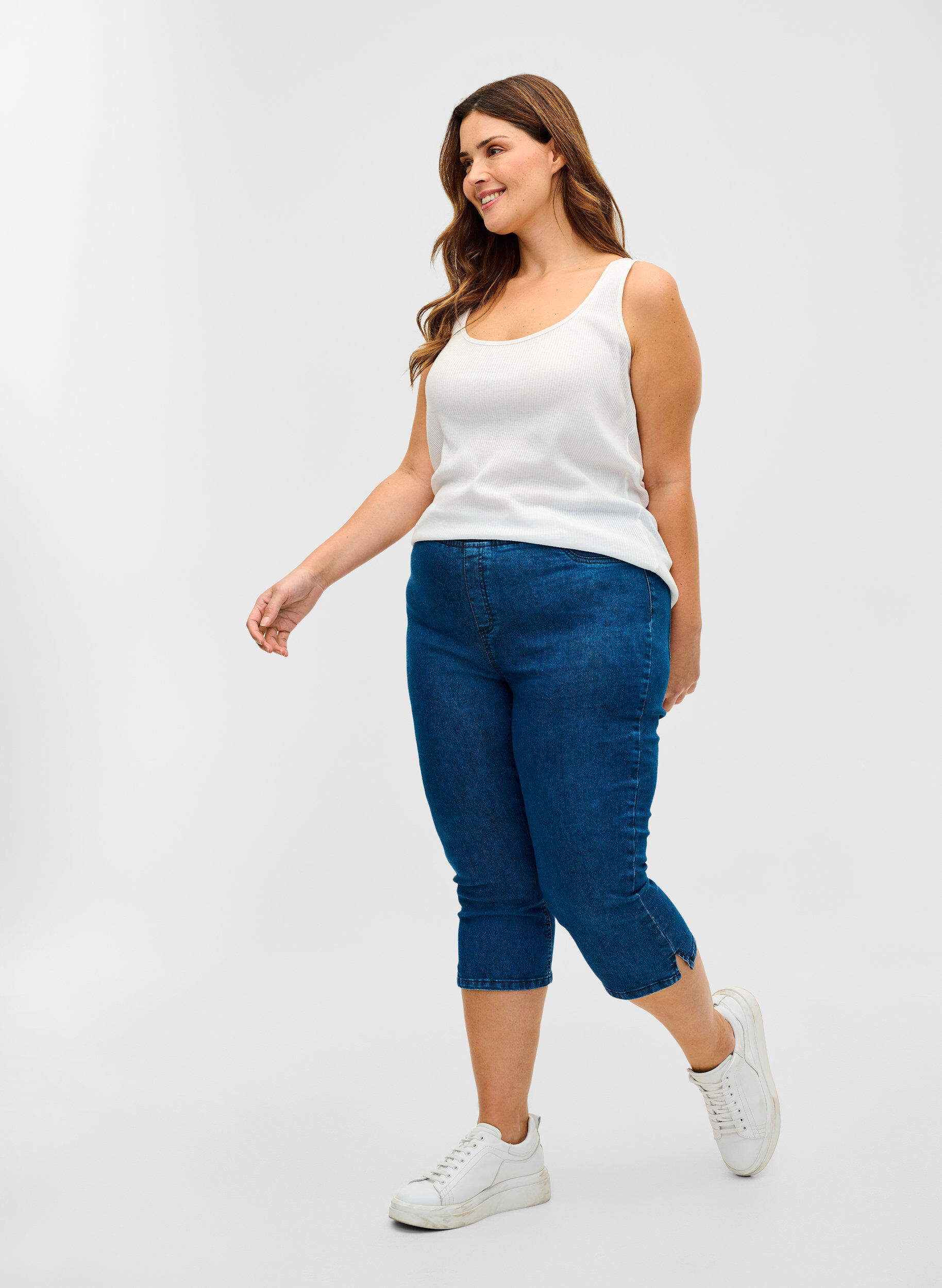 Zizzi Cotton blend capris, Dark blue denim, Model image number 2