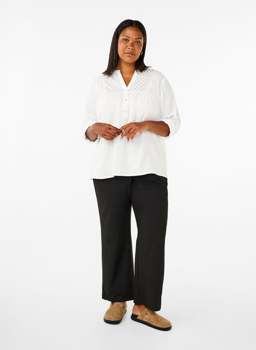 Bawelniana bluzka z haftem angielskim i rekawami 3/4, Bright White, Model image number 2