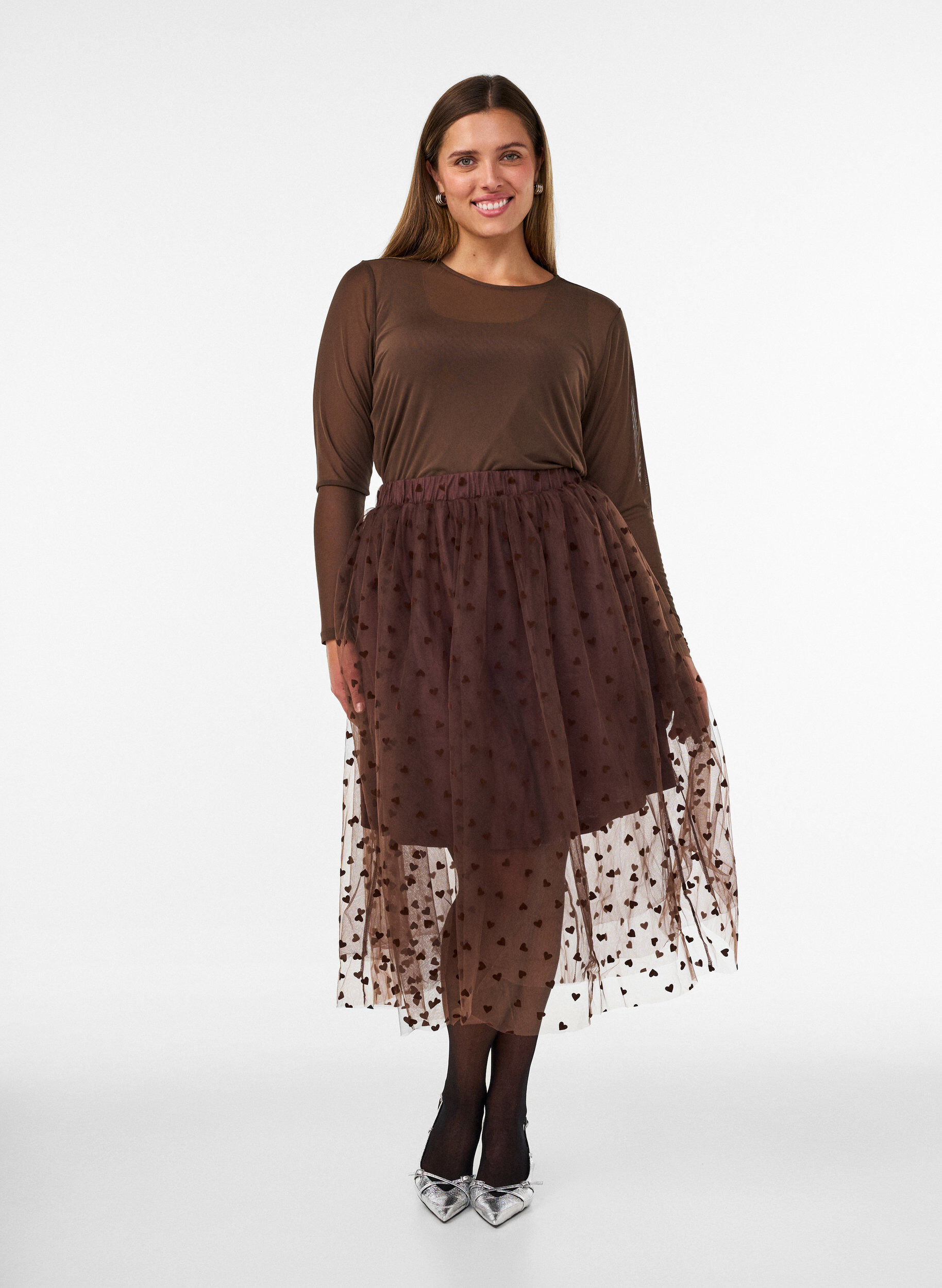 ZizziTiulowa sp&oacute;dnica midi w serca, Brązowy, Model image number 1