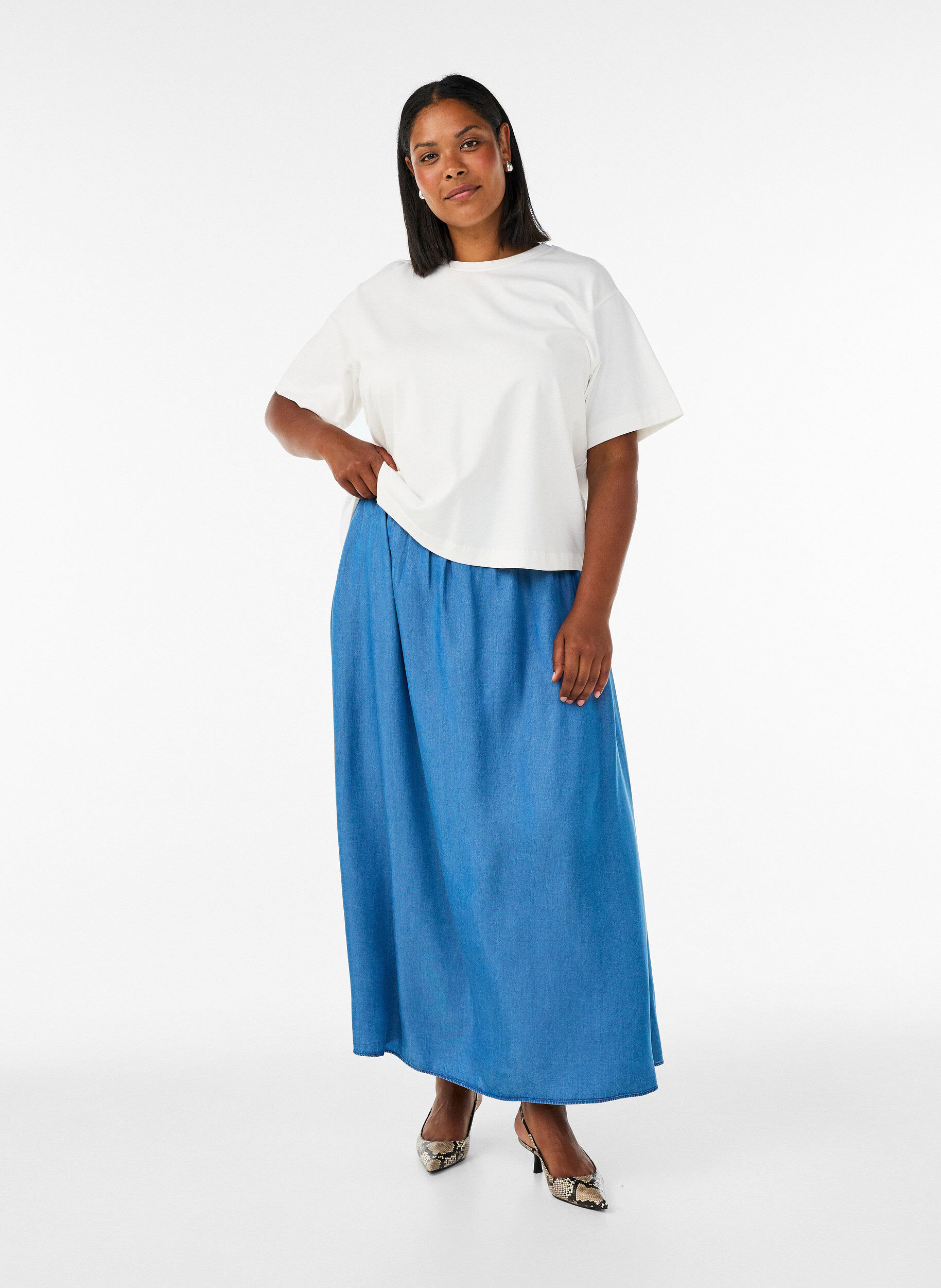 Dluga sp&oacute;dnica w stylu dzinsowym wykonana z liocelu TENCEL&trade;, Niebieskie, Model