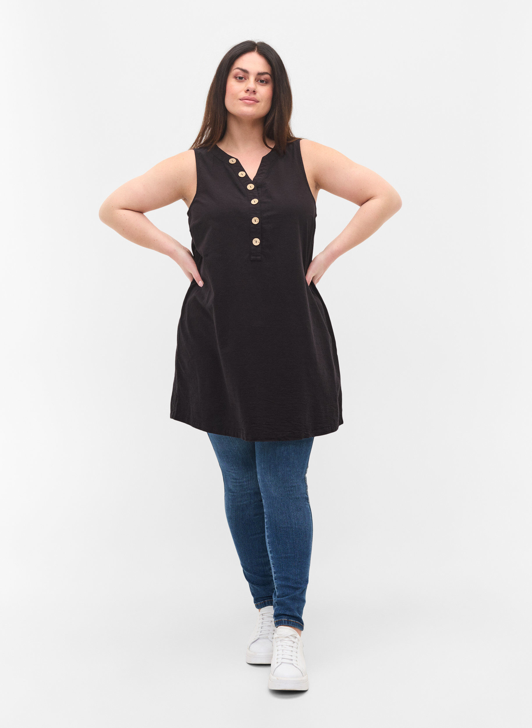 Zizzi Sleeveless cotton tunic with buttons, Black, Model image number 2