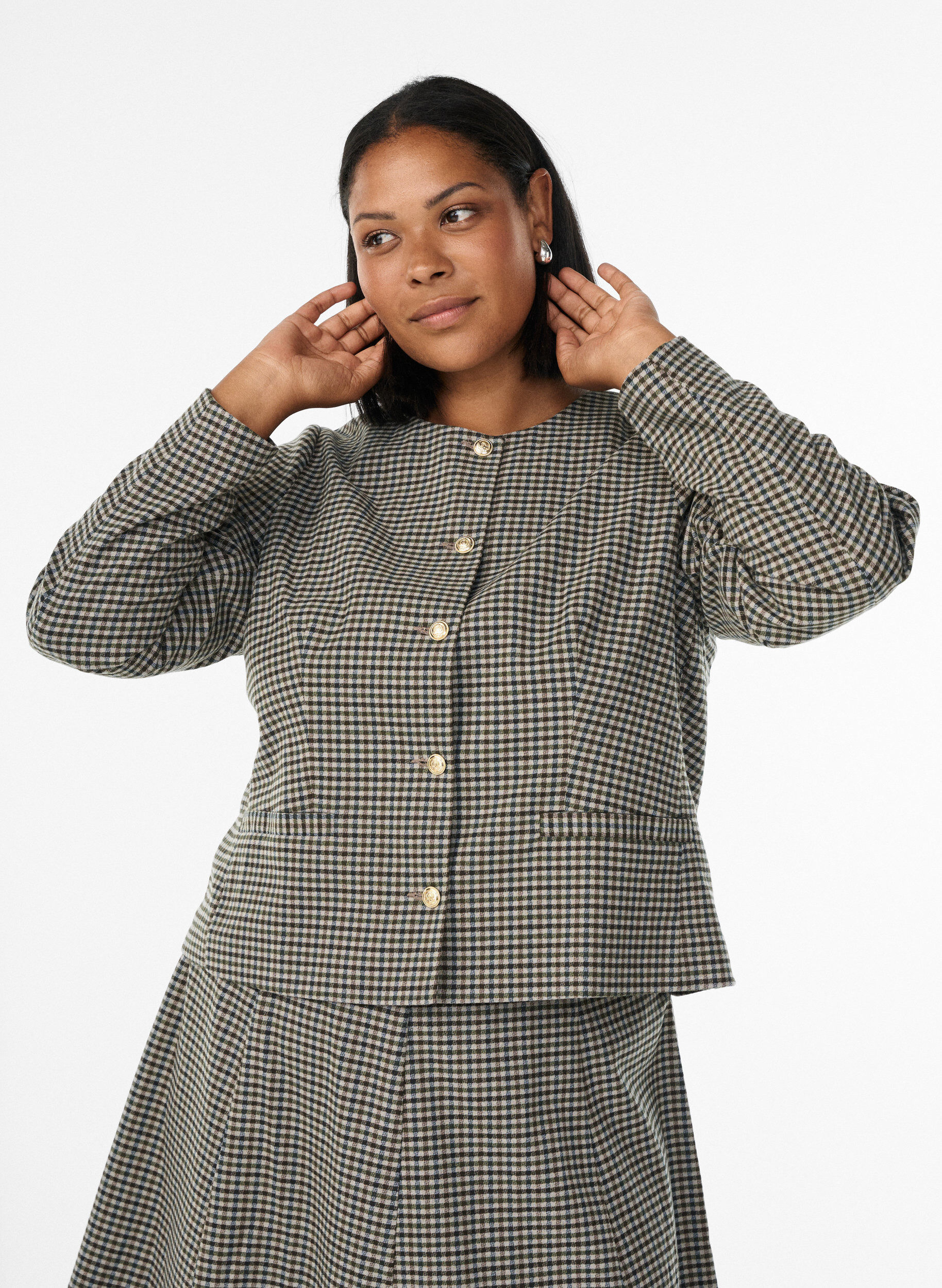 Kr&oacute;tka kurtka ze zlotymi guzikami, Brązowy, Model