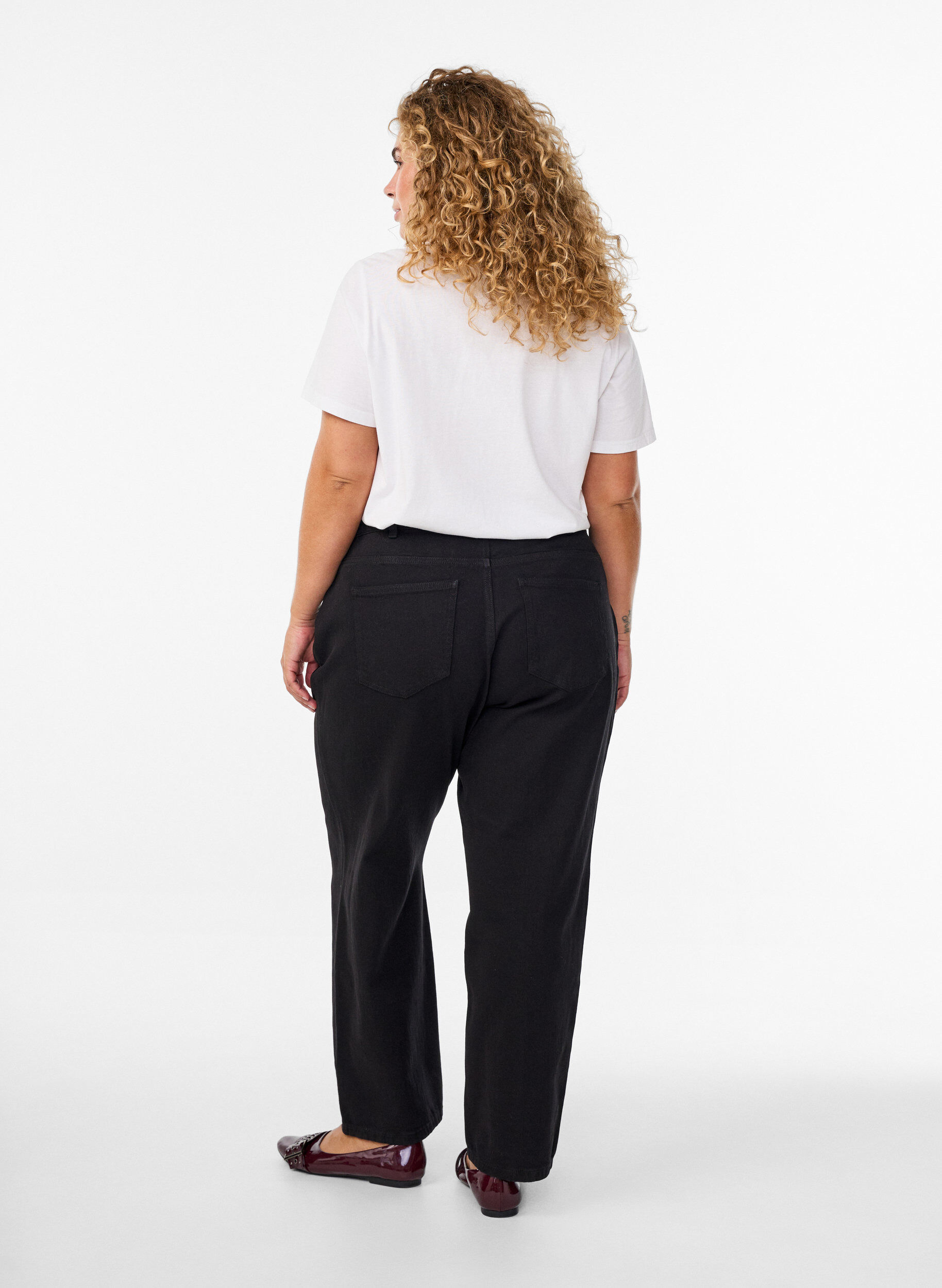 Zizzi Luzne jeansy o&nbsp;skr&oacute;conej dlugosci, Czarne, Model image number 1