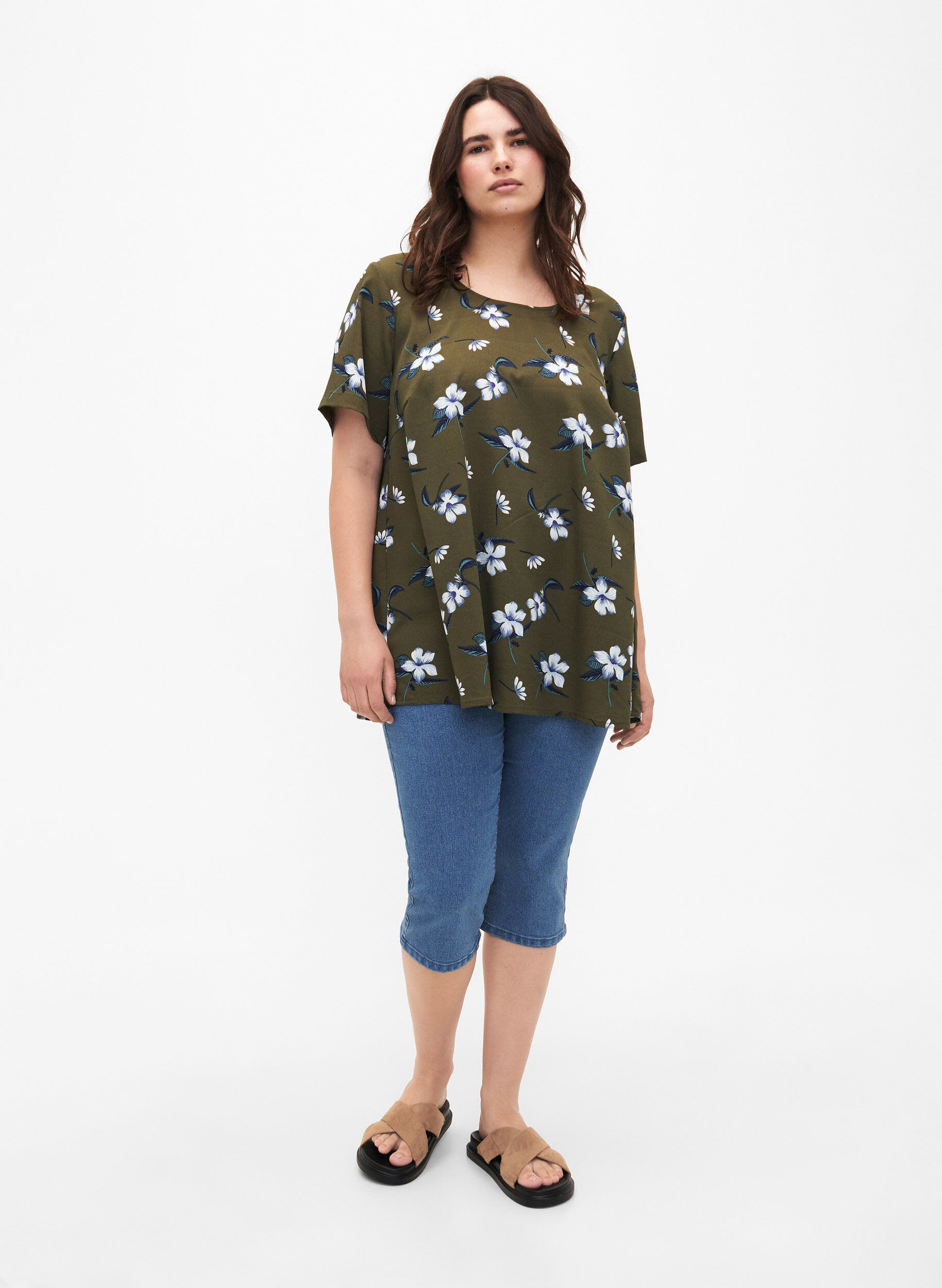 FLASH &ndash; jeansowe spodnie capri z wysokim stanem o waskim kroju, Niebieskie, Model