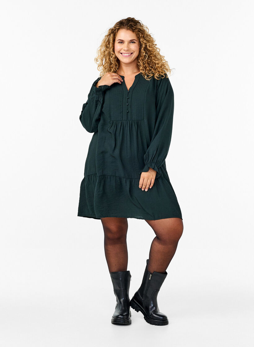 Krótka sukienka z przeszyciami i guzikami, Scarab, Model image number 2