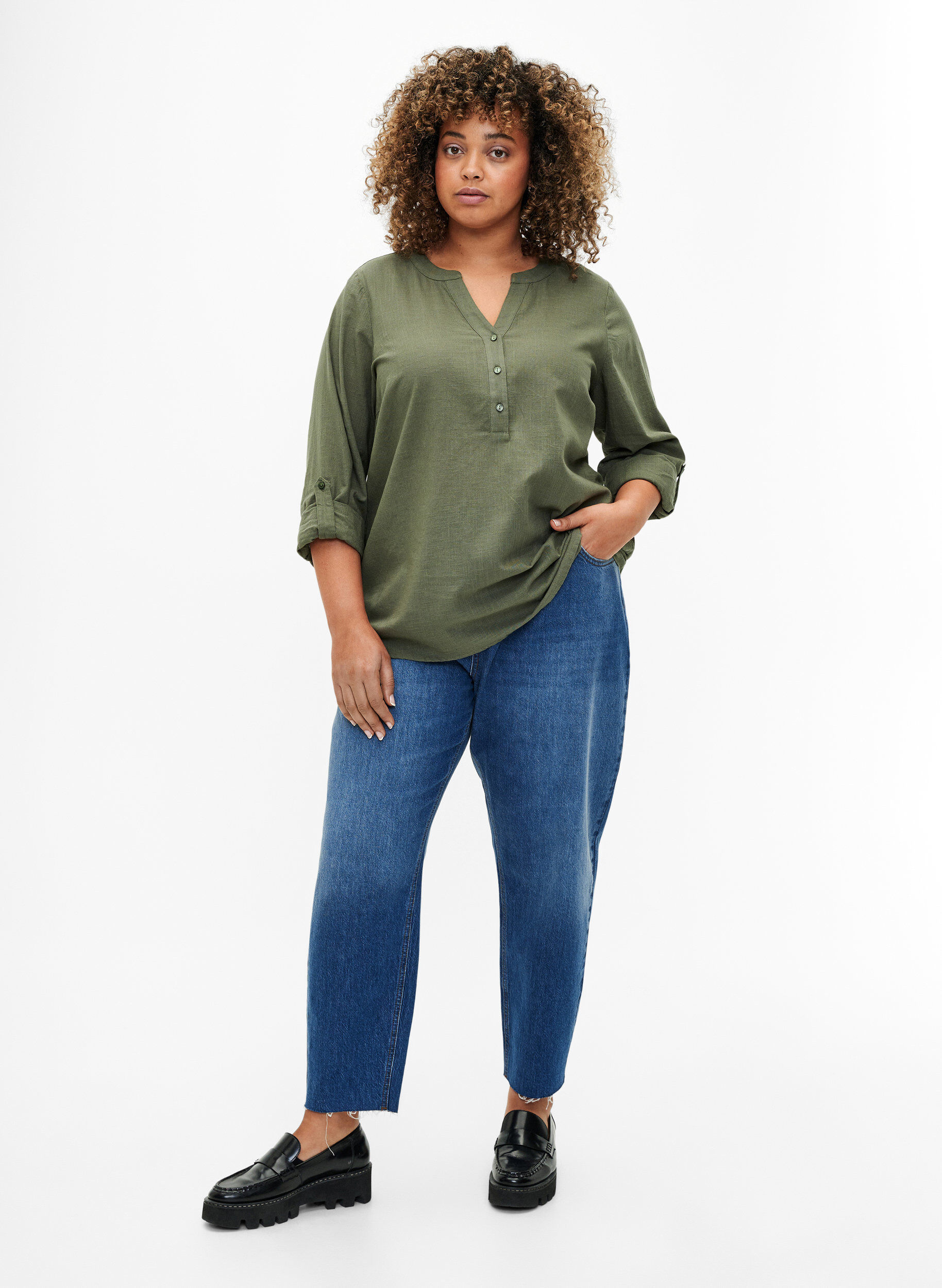 Zizzi Bawelniana koszulowa bluzka z dekoltem w szpic, Thyme, Model image number 2