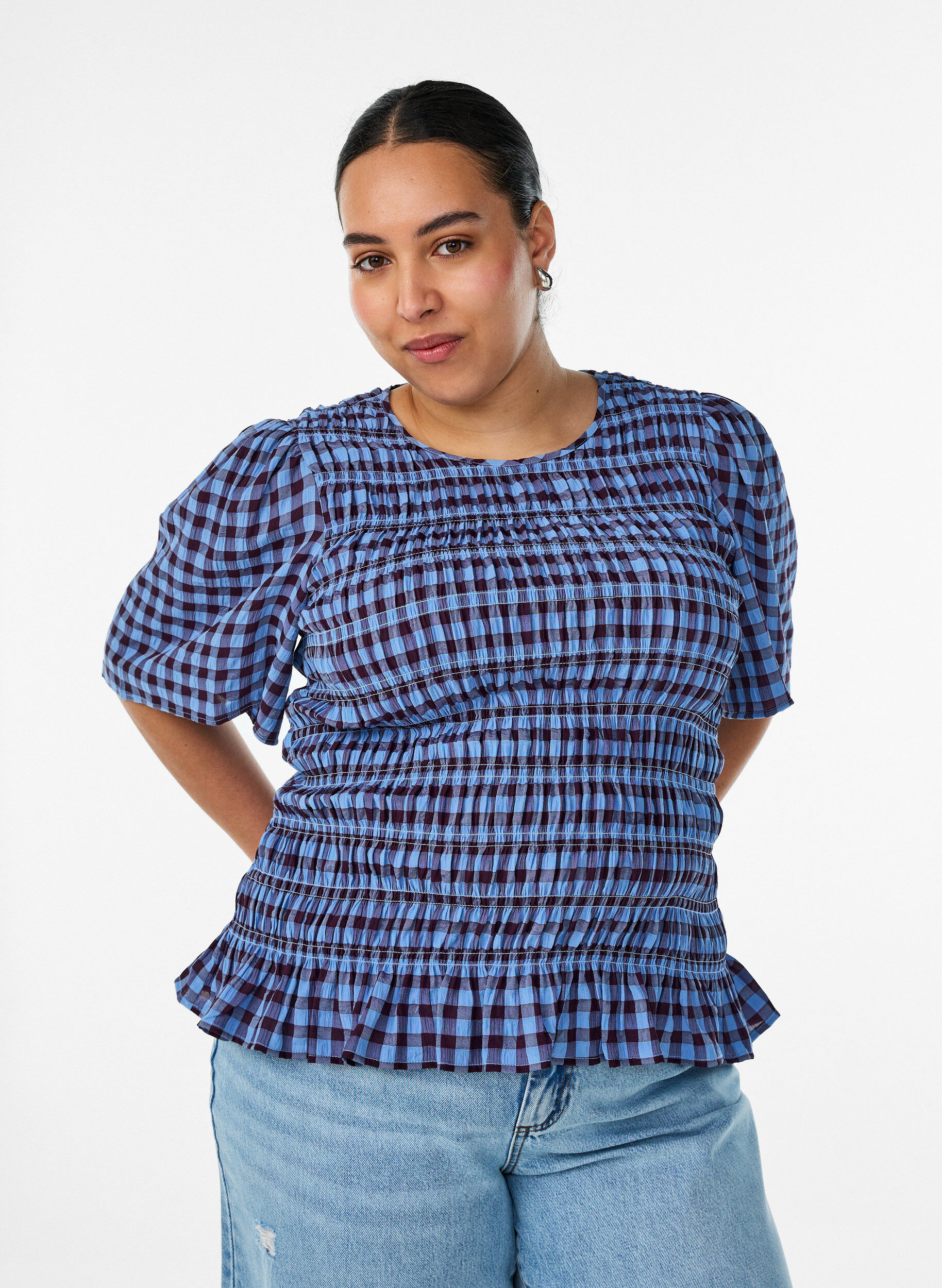 Bluzka w stylu fartuszka z kratka gingham i falbana na dole, Niebieskie, Model