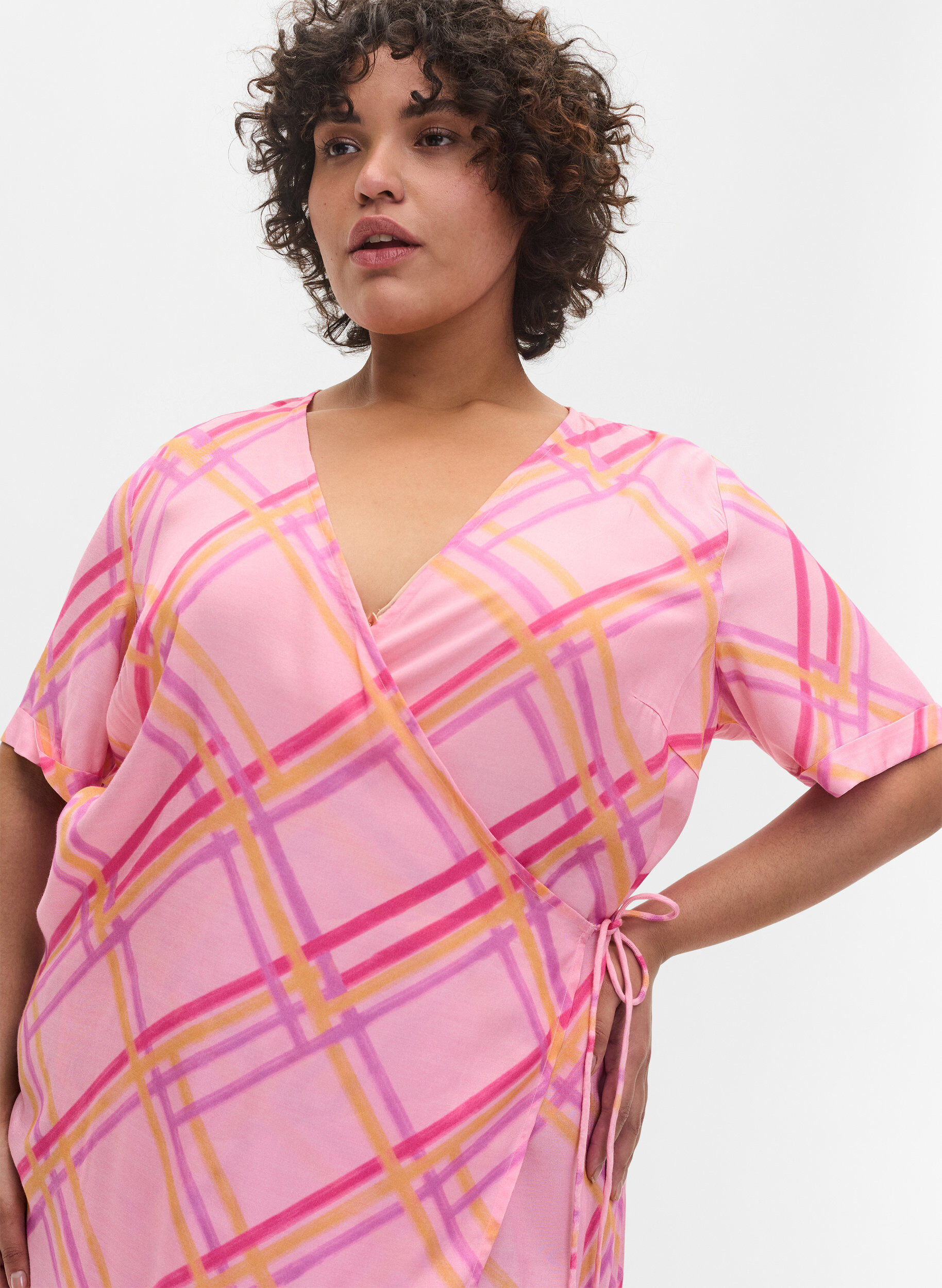 Zizzi Checkered viscose dress with wrap, Pink Check, Model image number 2