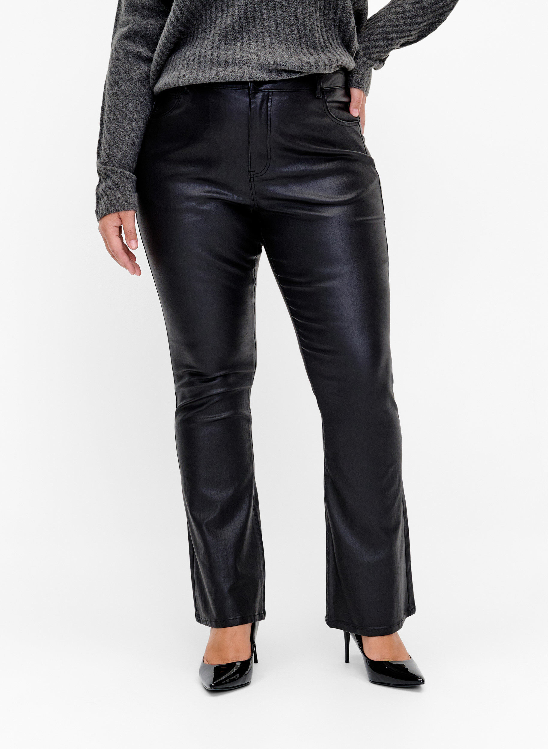 Zizzi Powlekane dzinsy Ellen typu bootcut, Black, Model image number 2
