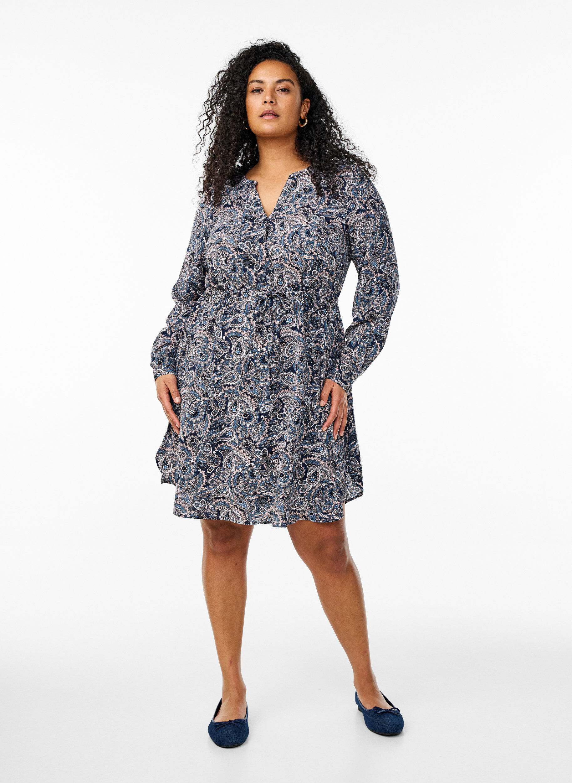 Zizzi Sukienka do kolan z wiazanym paskiem, Beżowy, Model image number 1