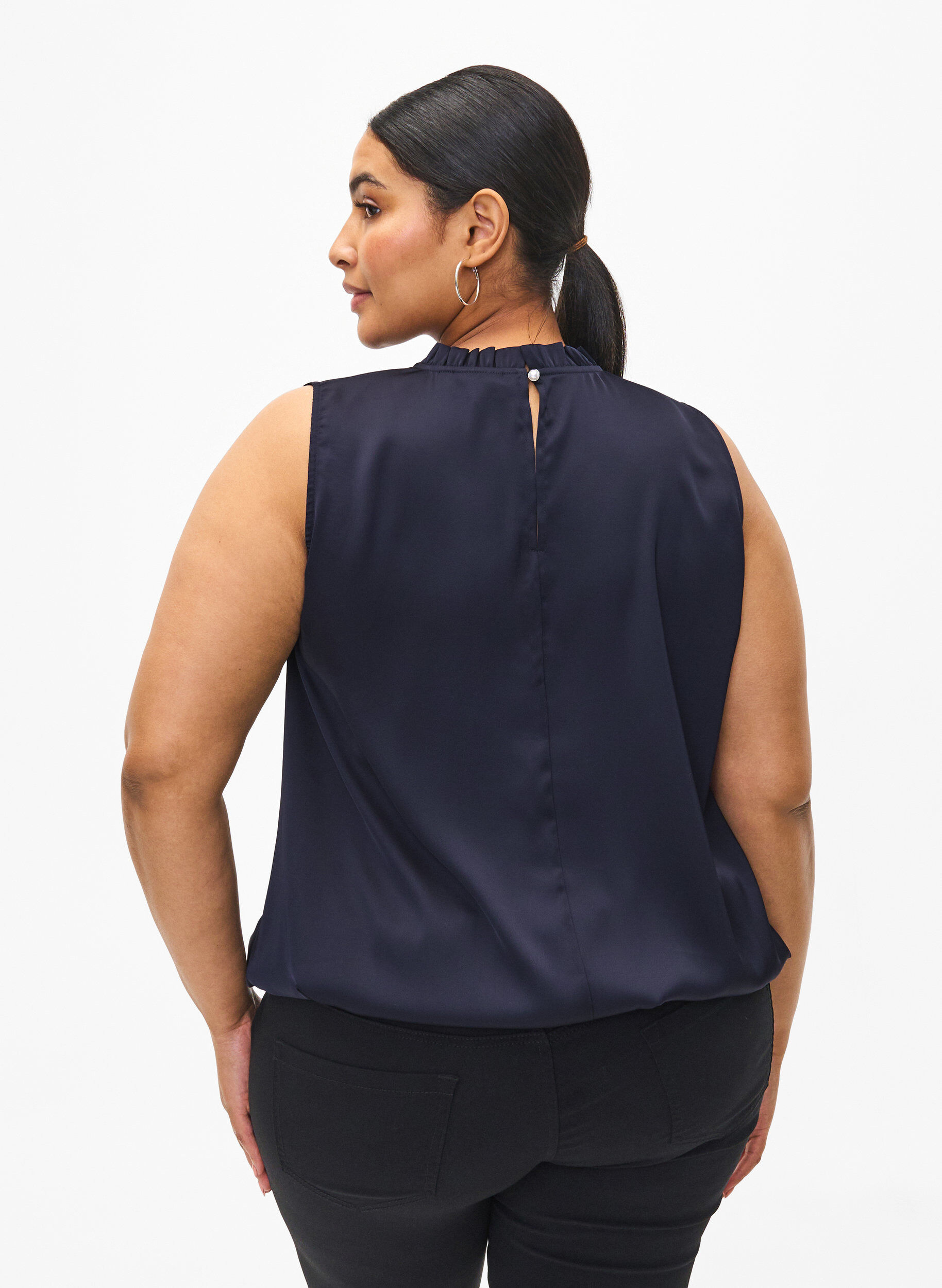 Zizzi Satynowy top z odkrytymi ramionami wiazany na szyi, Night Sky, Model image number 1