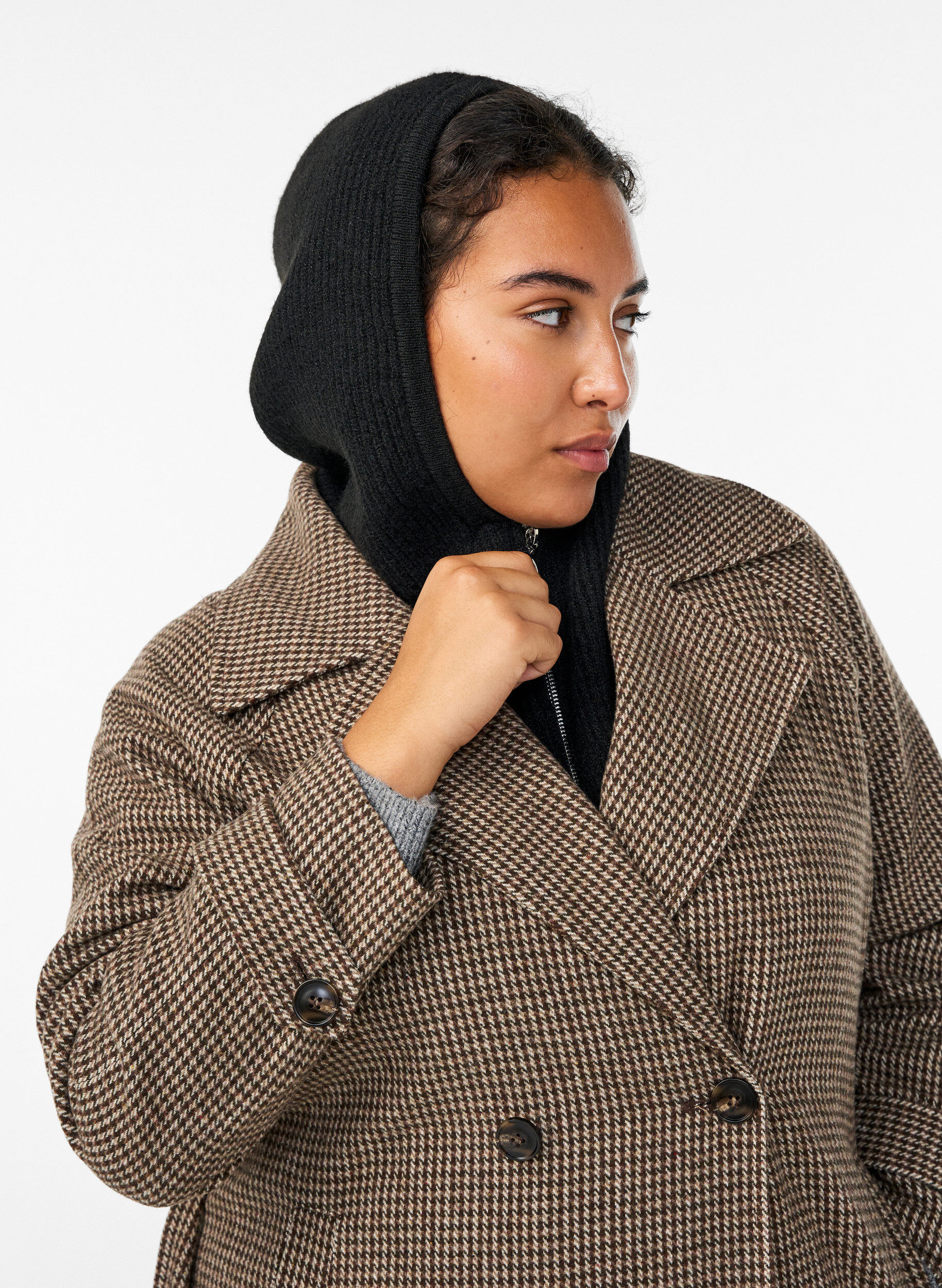 Zizzi Czapka balaklava z prazkowanego materialu, Czarne, Model image number 1