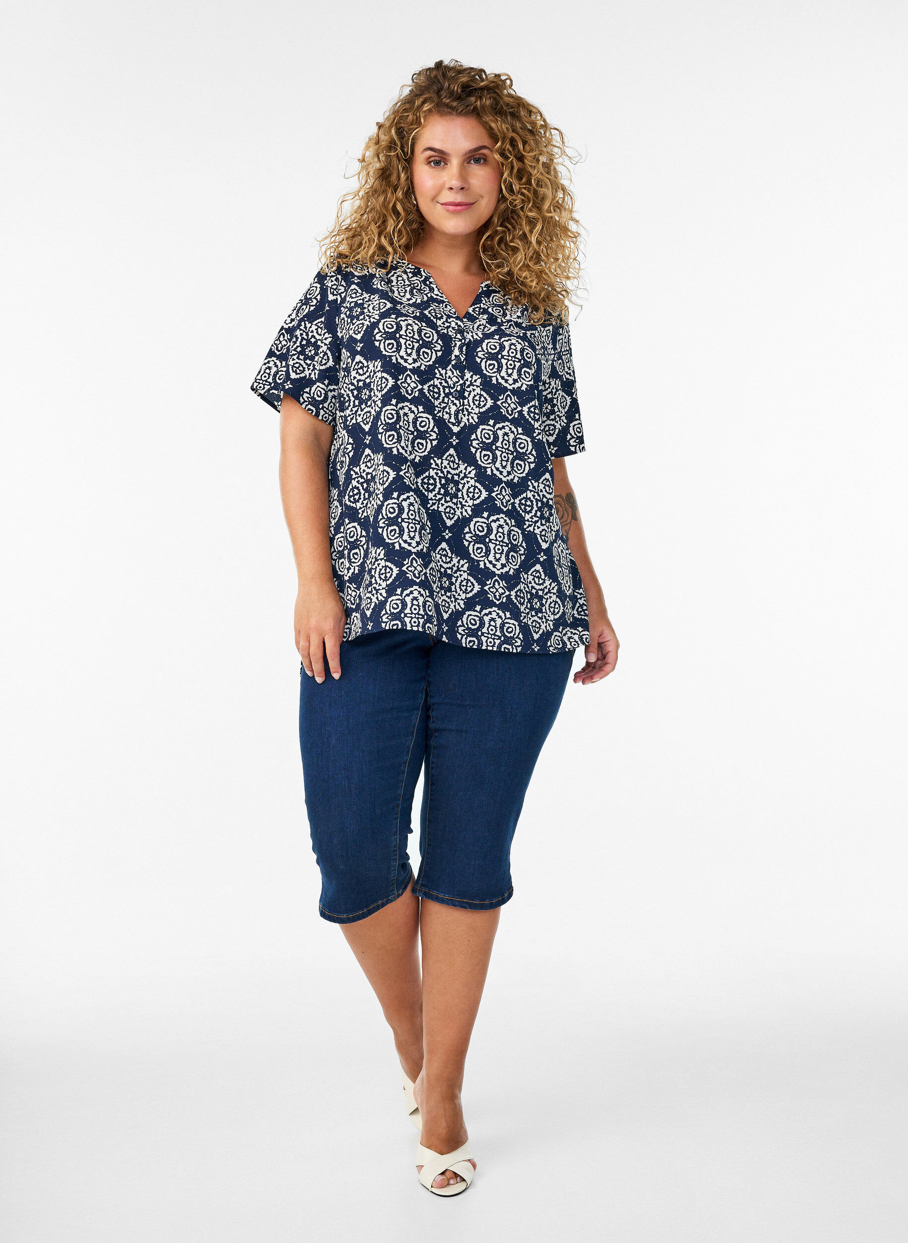 ZizziBluzka z kr&oacute;tkim rekawem i dekoltem w serek, Niebieskie, Model image number 1