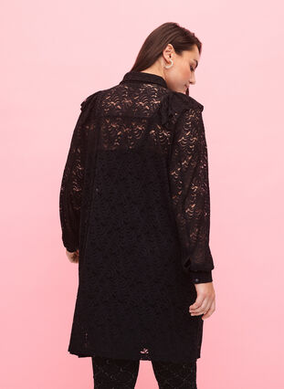 Koronkowa sukienka koszulowa z falbankami, Black, Model image number 1