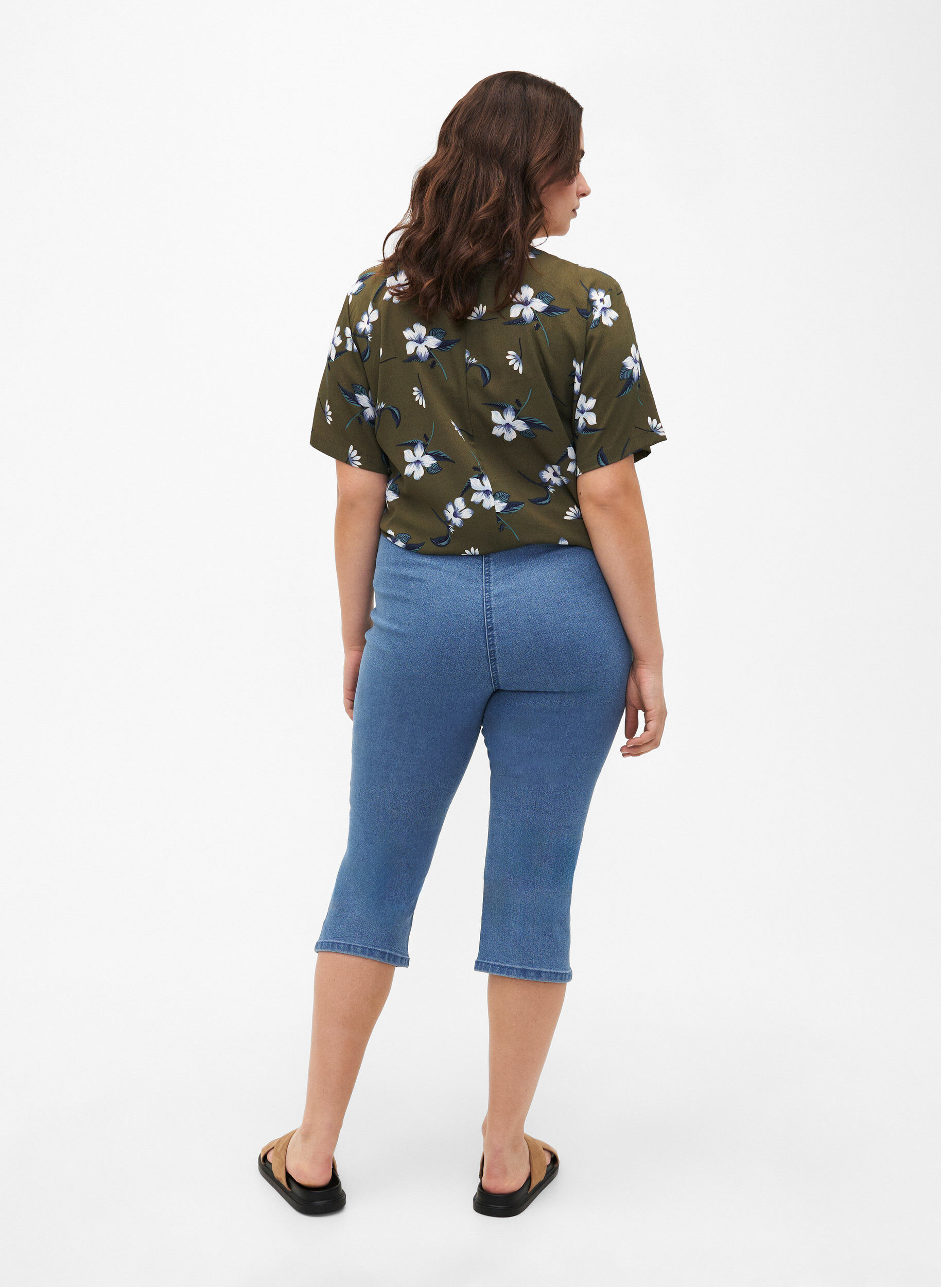 Zizzi FLASH &ndash; jeansowe spodnie capri z wysokim stanem o waskim kroju, Niebieskie, Model image number 2