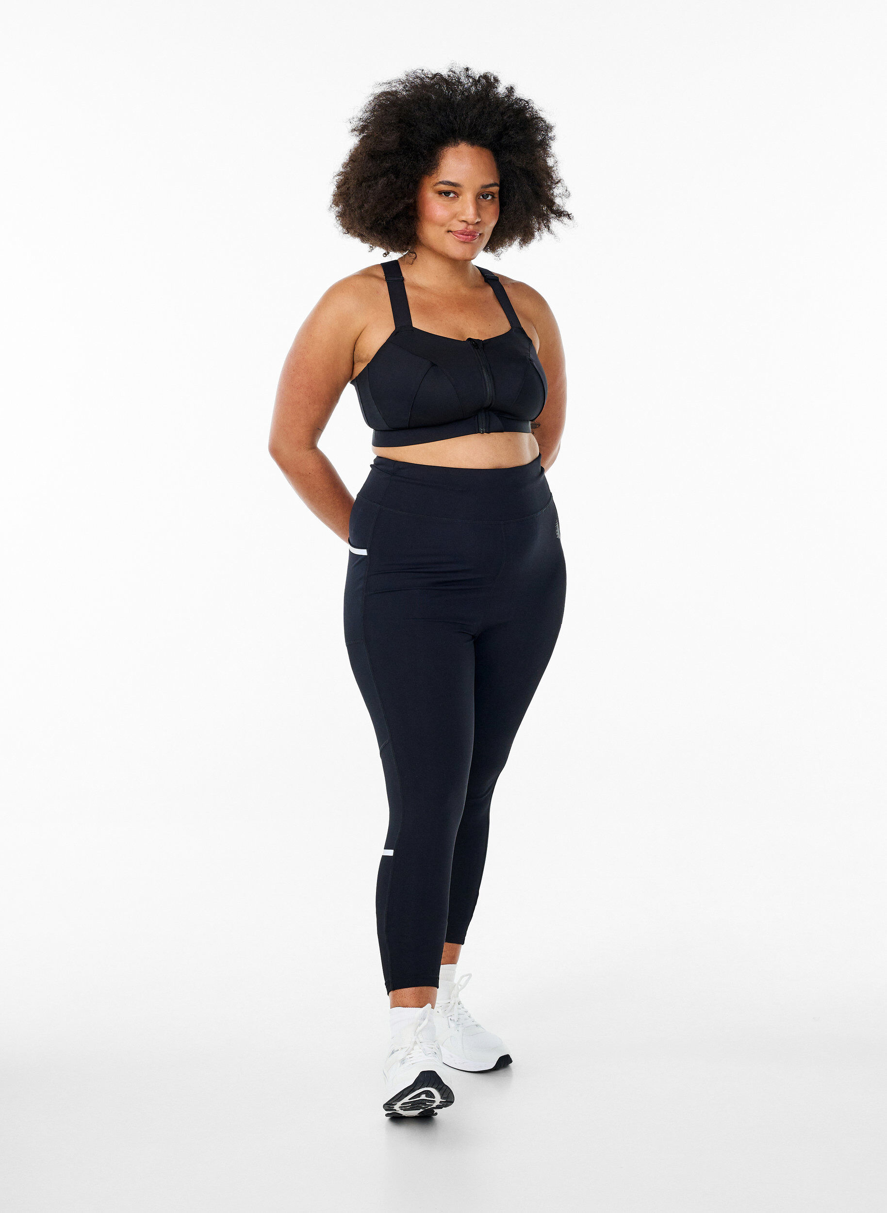 Zizzi Rajstopy do biegania z lekka kompresja i bocznymi kieszeniami, Czarne, Model image number 1